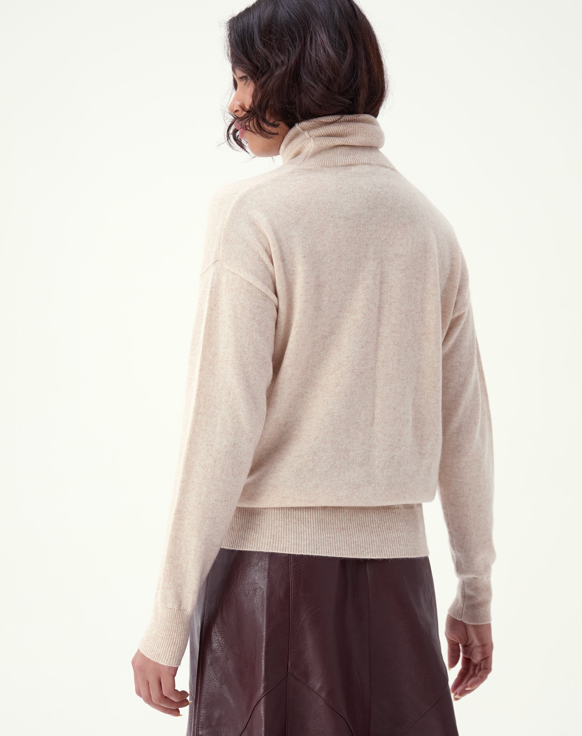 SUÉTER CASHMERE GOLA ALTA  - AREIA