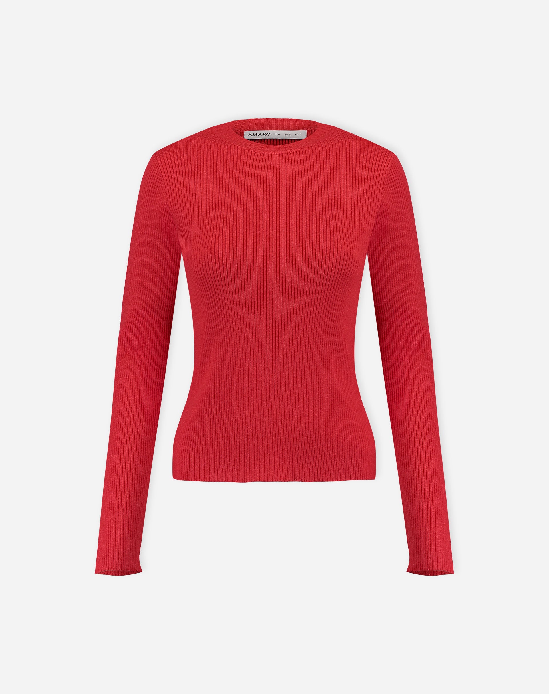 Foto isolada em fundo branco do suéter em tricot vermelho, modelagem justa e textura canelada.