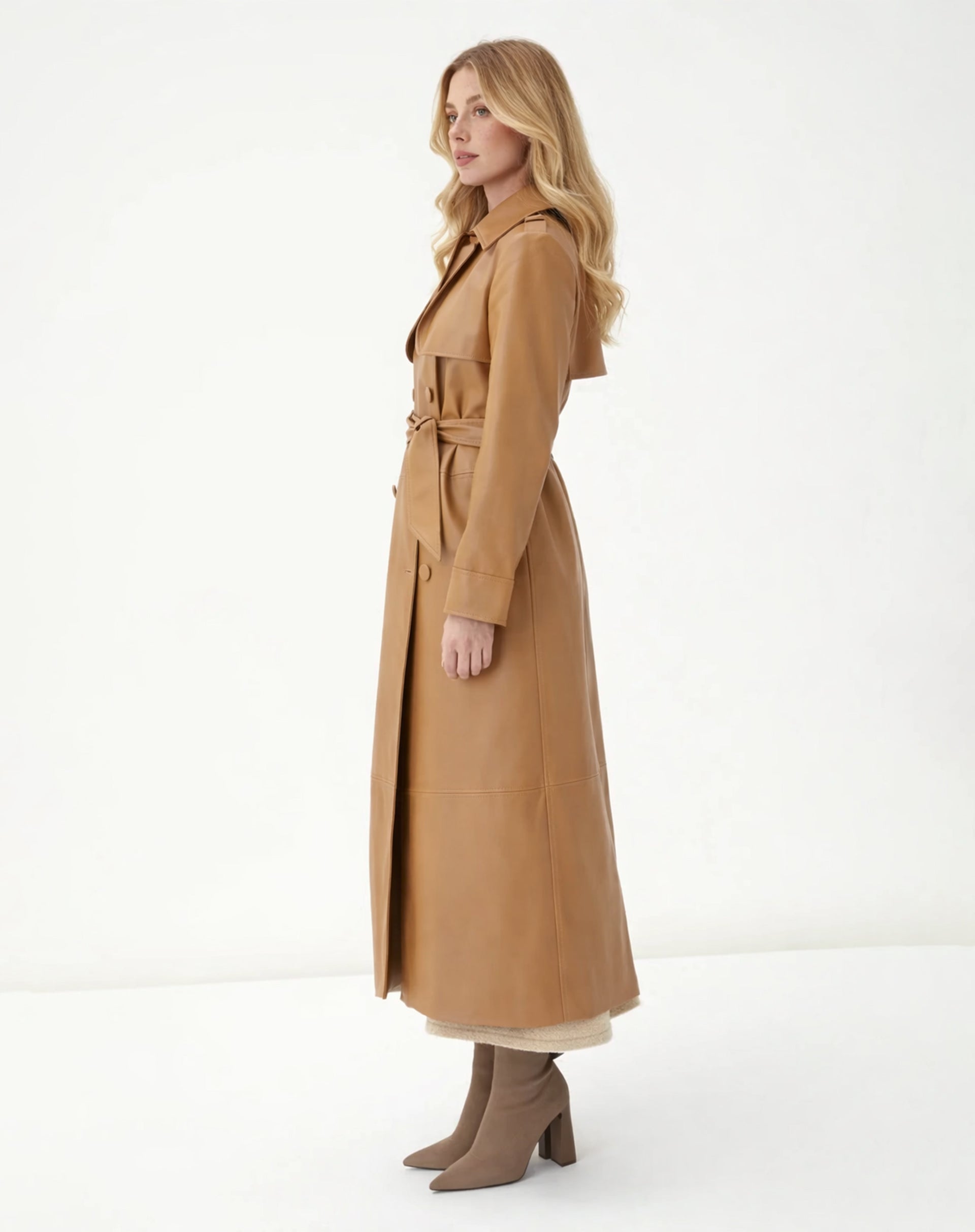 TRENCH COAT COM CINTO PU - CARAMELO - PP – AMARO