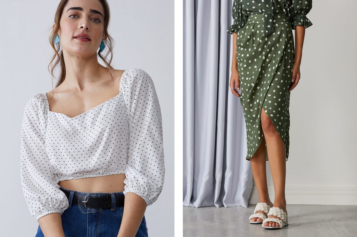 Primeira modelo vestindo blusa estampada de poá e segunda modelo vestindo saia midi com fenda poá