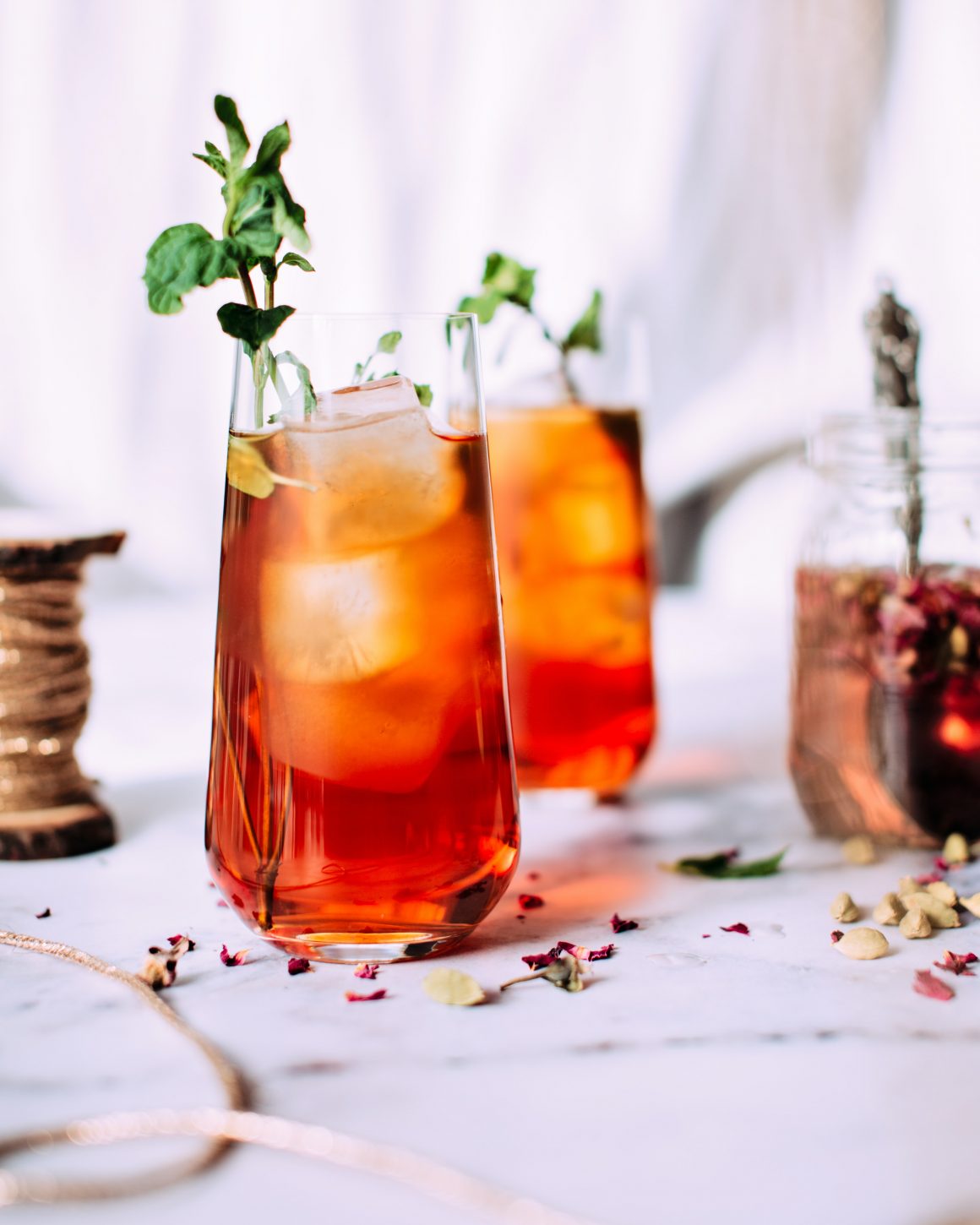 O chá gelado é uma das bebidas geladas mais queridas. O chá gelado é uma das bebidas geladas mais queridas.