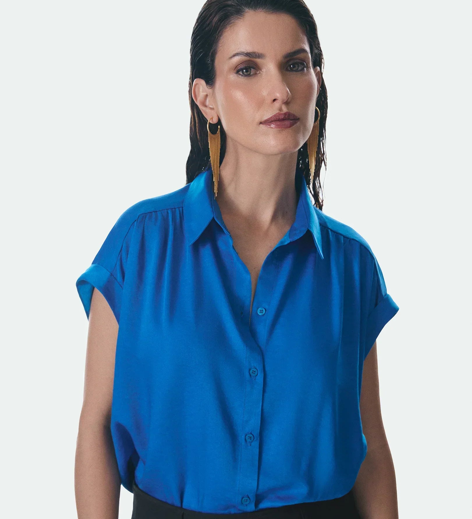 5 tipos de peças chave para montar o guarda-roupa noturno perfeito