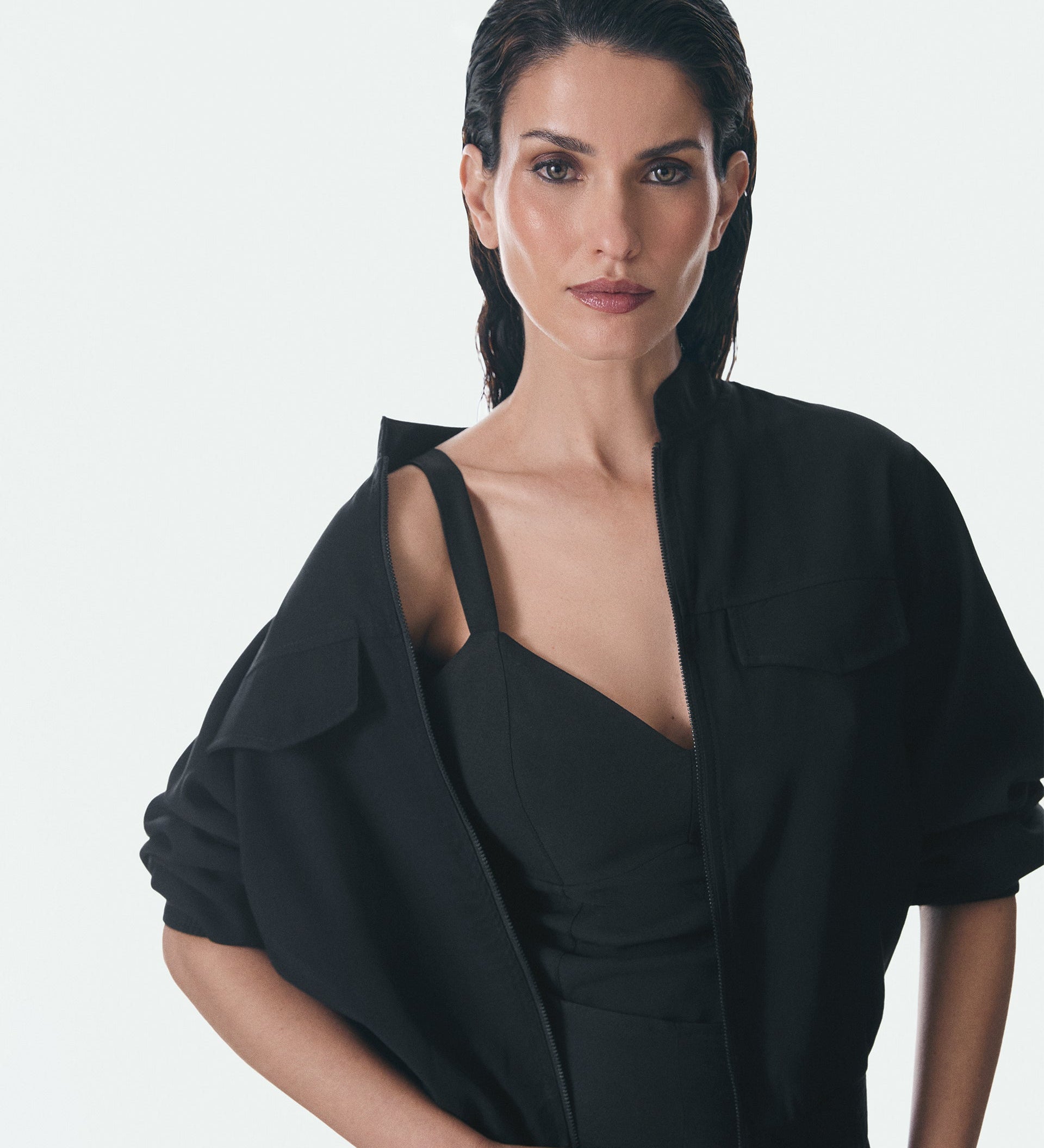 Do luar ao solar: inspirações de estilo para viver a cidade depois do pôr do sol usando esses looks