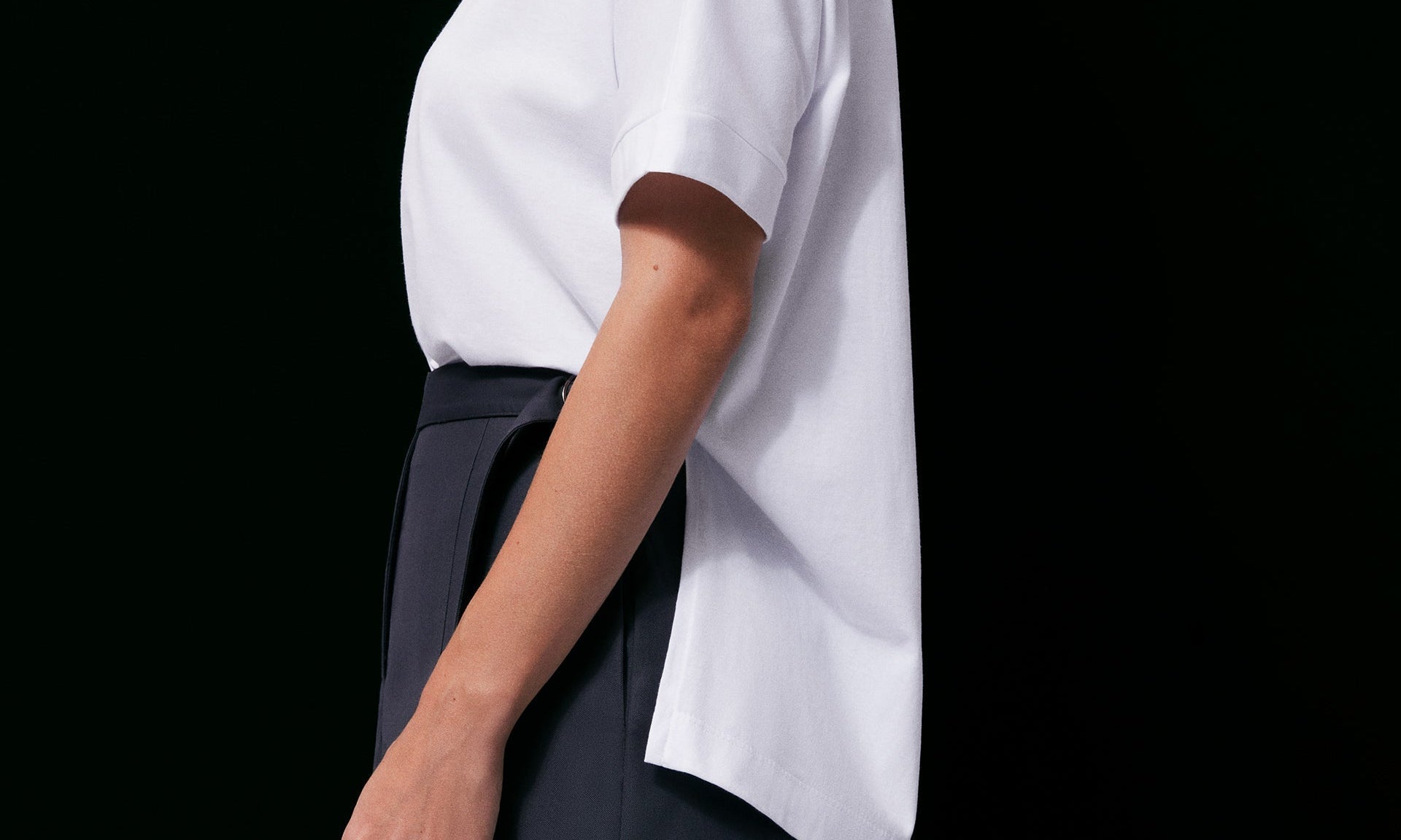 Looks com t-shirt: as melhores tendências para se inspirar