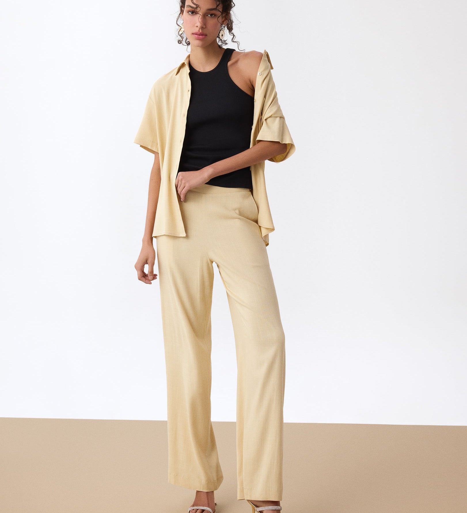 Looks com regata feminina: Dicas e Inspirações