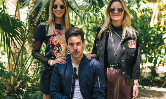 Gabriel Gontijo, Paula Drumond e Julia Duarte em um passeio por Inhotim