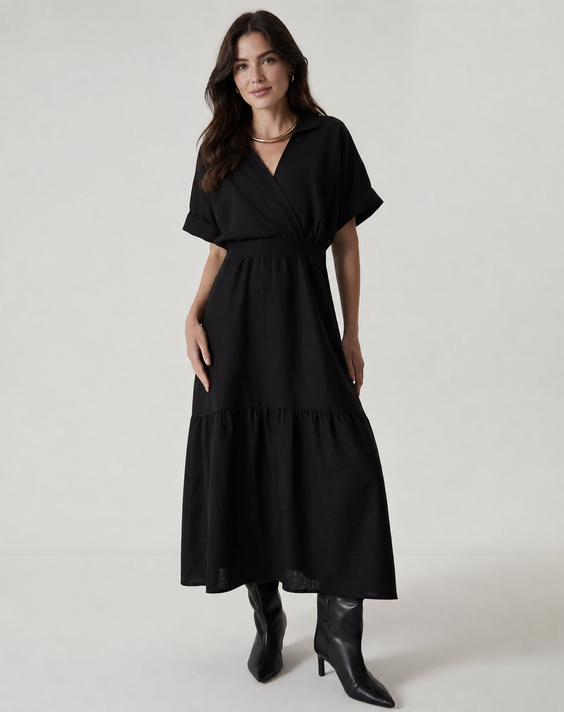 VESTIDO LONGO DECOTE V COM GOLA - PRETO