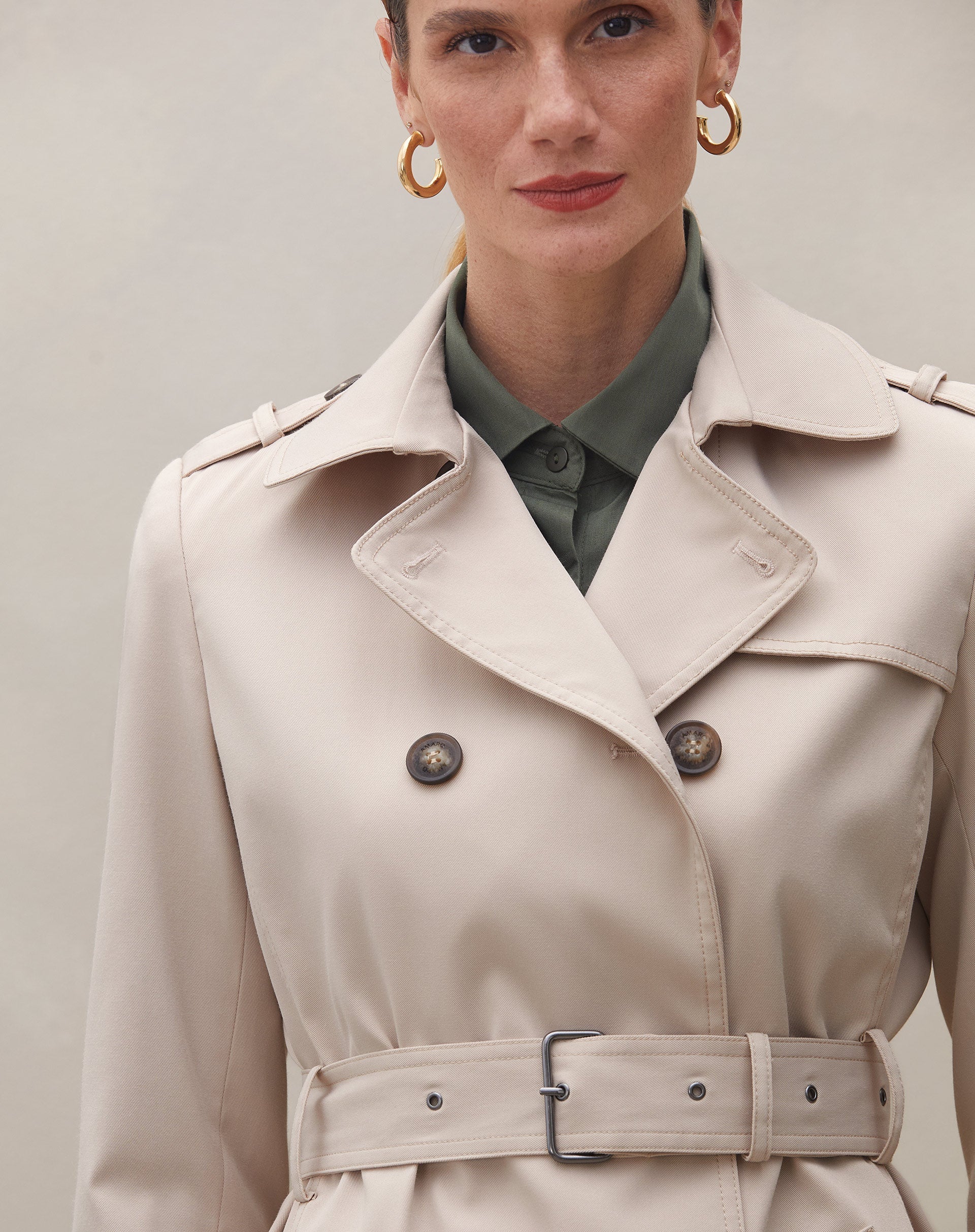20000453_0006_trench-coat-london-breeze-bege-1_2_d47e545b-5600-49b3-b48a-22a47d6ac013.jpg
