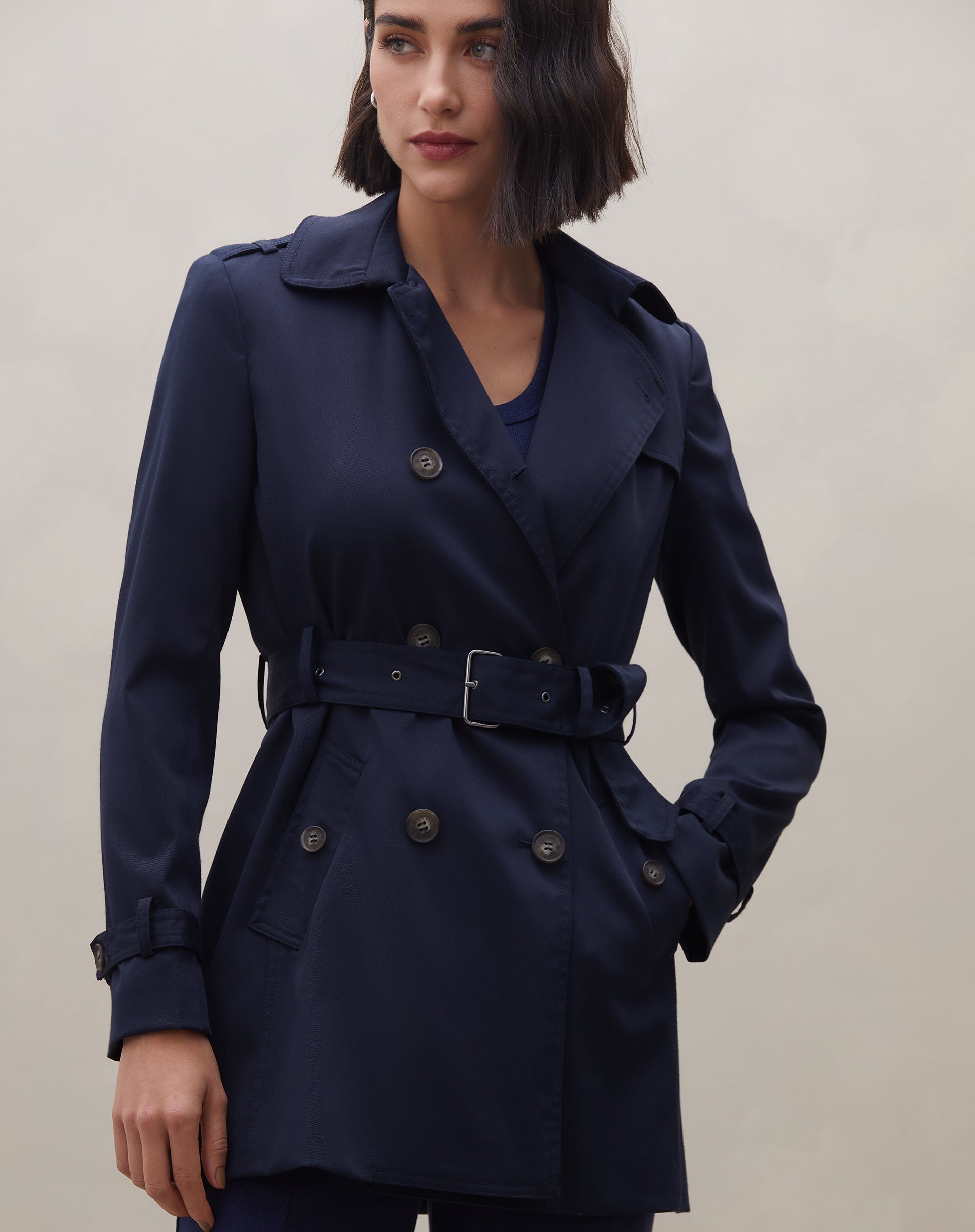 20000453_0016_trench-coat-london-breeze-azul-marinho_1_6a2d999f-0399-4d72-b0ae-6fd904144f10.jpg