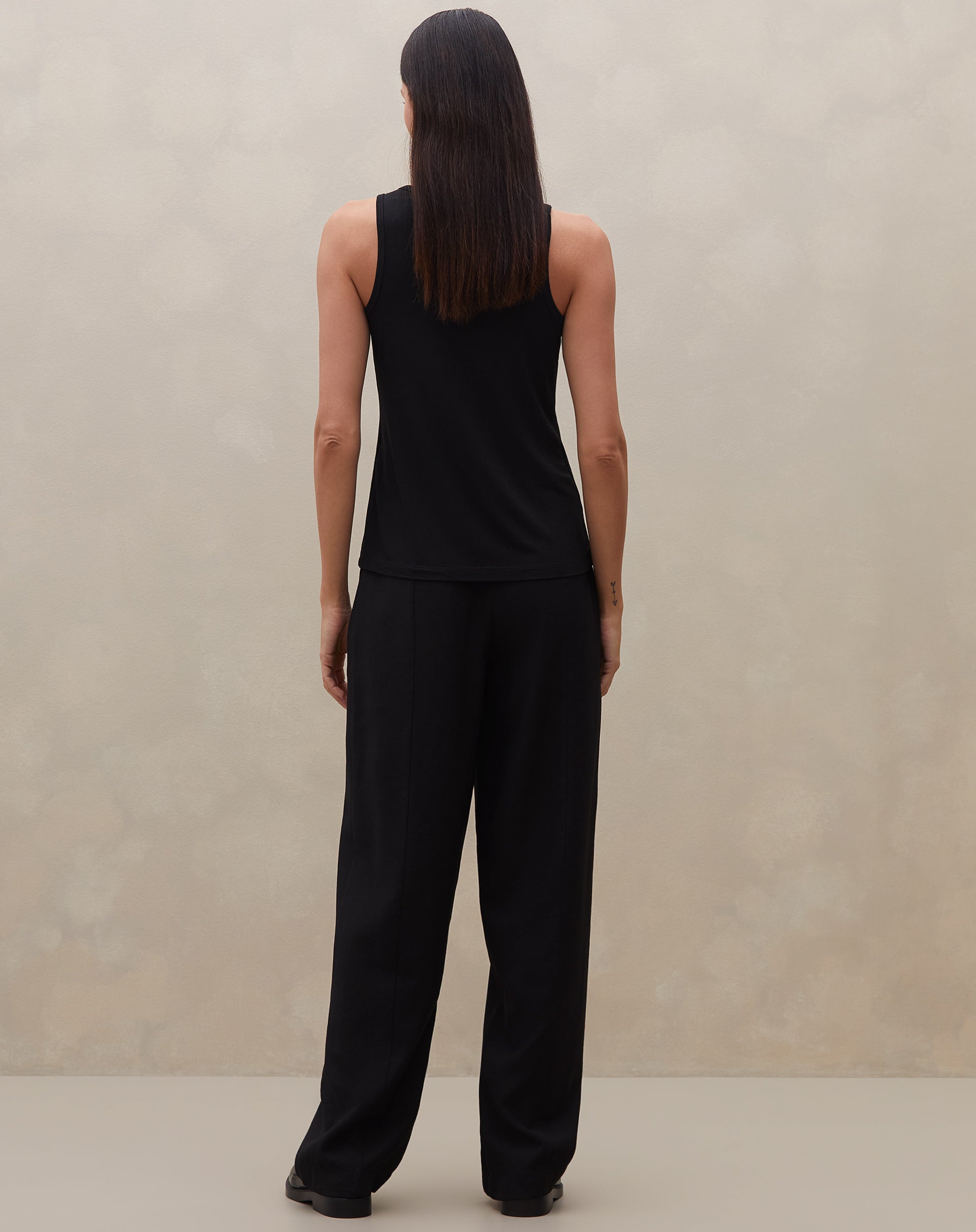 Regata Basic Viscose Lisa - Preto