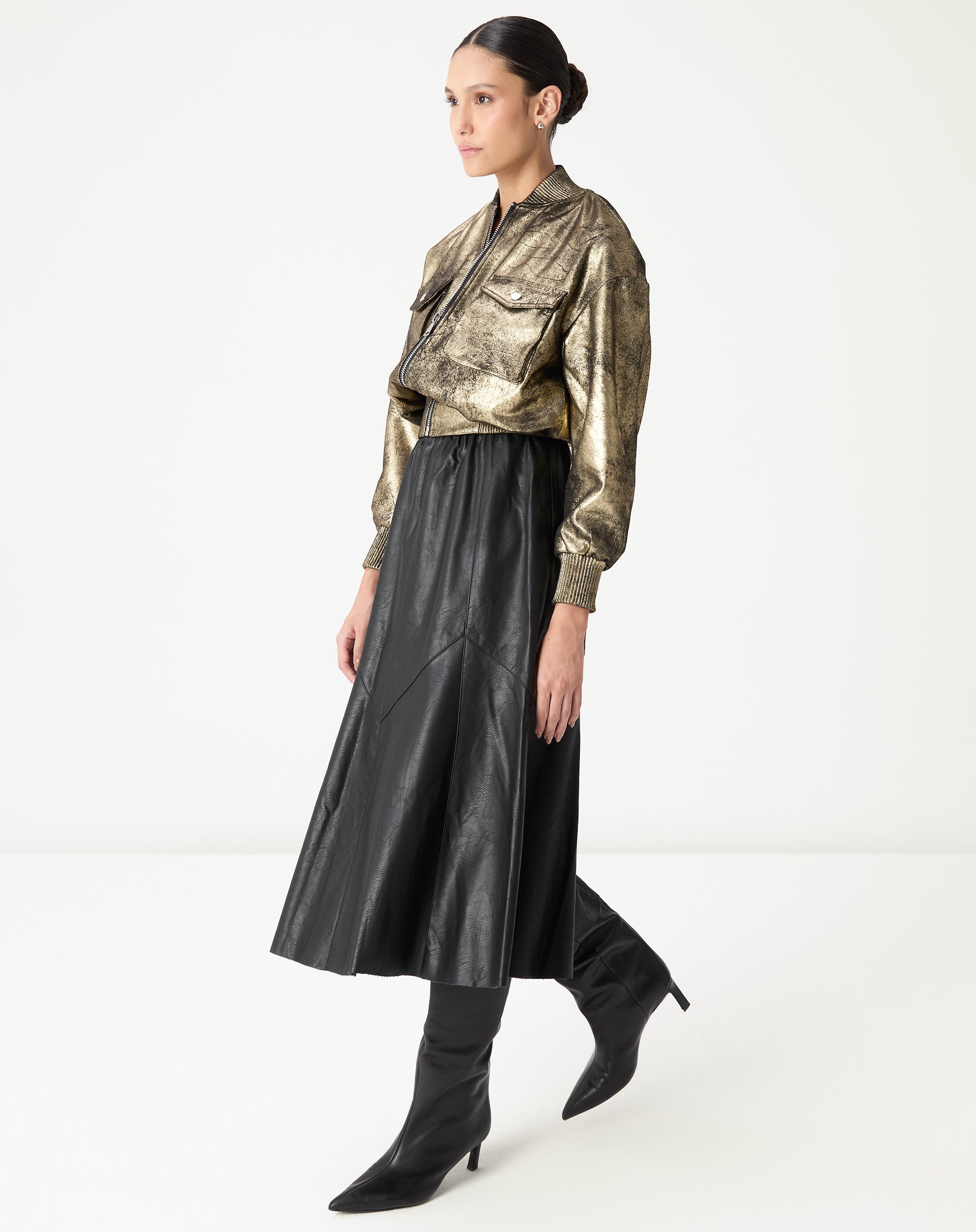 20005998_0002_saia-midi-statement-preto_2_a51ea44a-aad8-4287-9a36-28a74c05a1c0.jpg