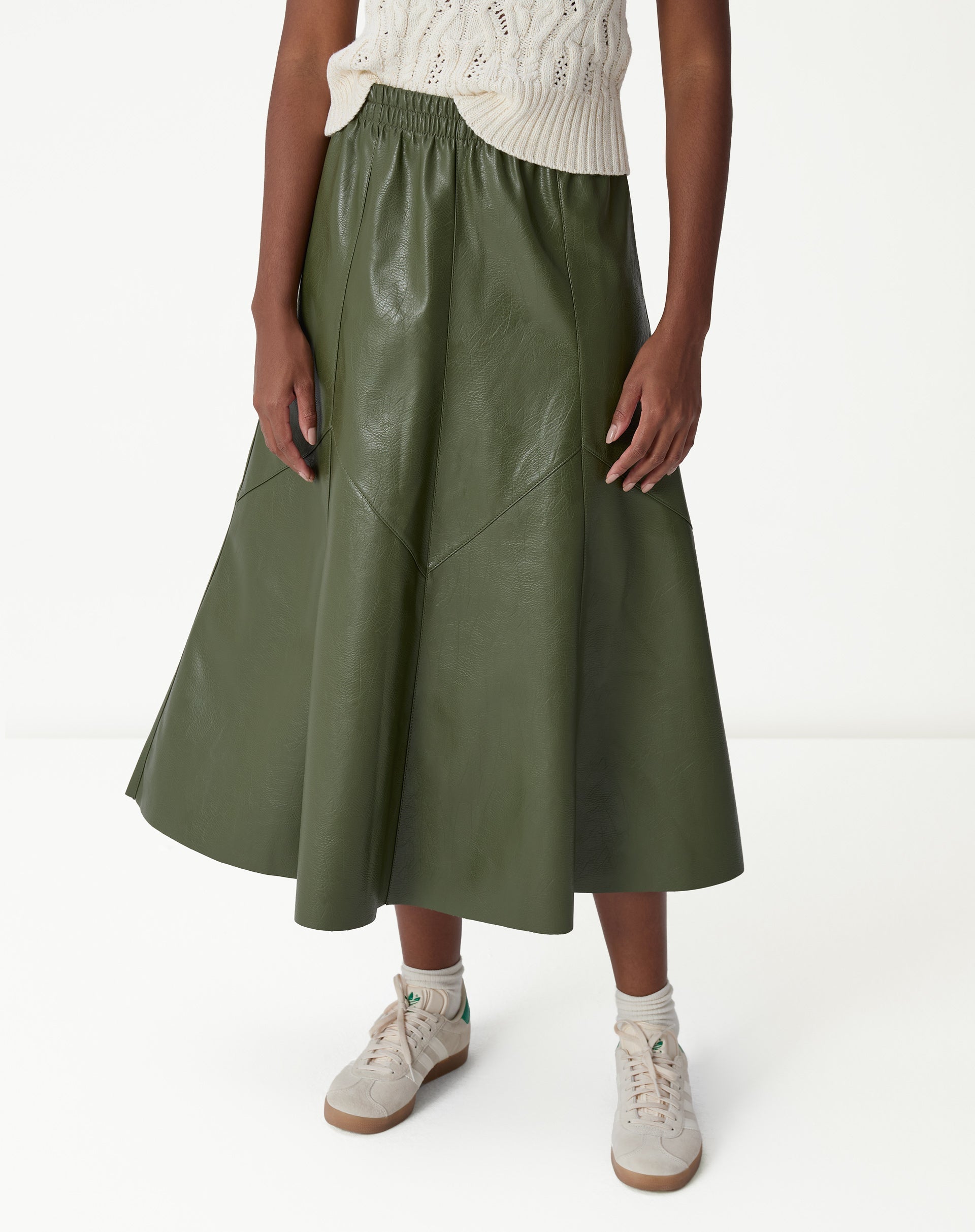 20005998_0033_saia-midi-statement-verde-militar_1_fc516607-d240-451d-97a7-ddd057d8aea5.jpg