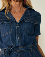 Macacão Jeans Bolso Cargo Manga Curta - Azul Escuro