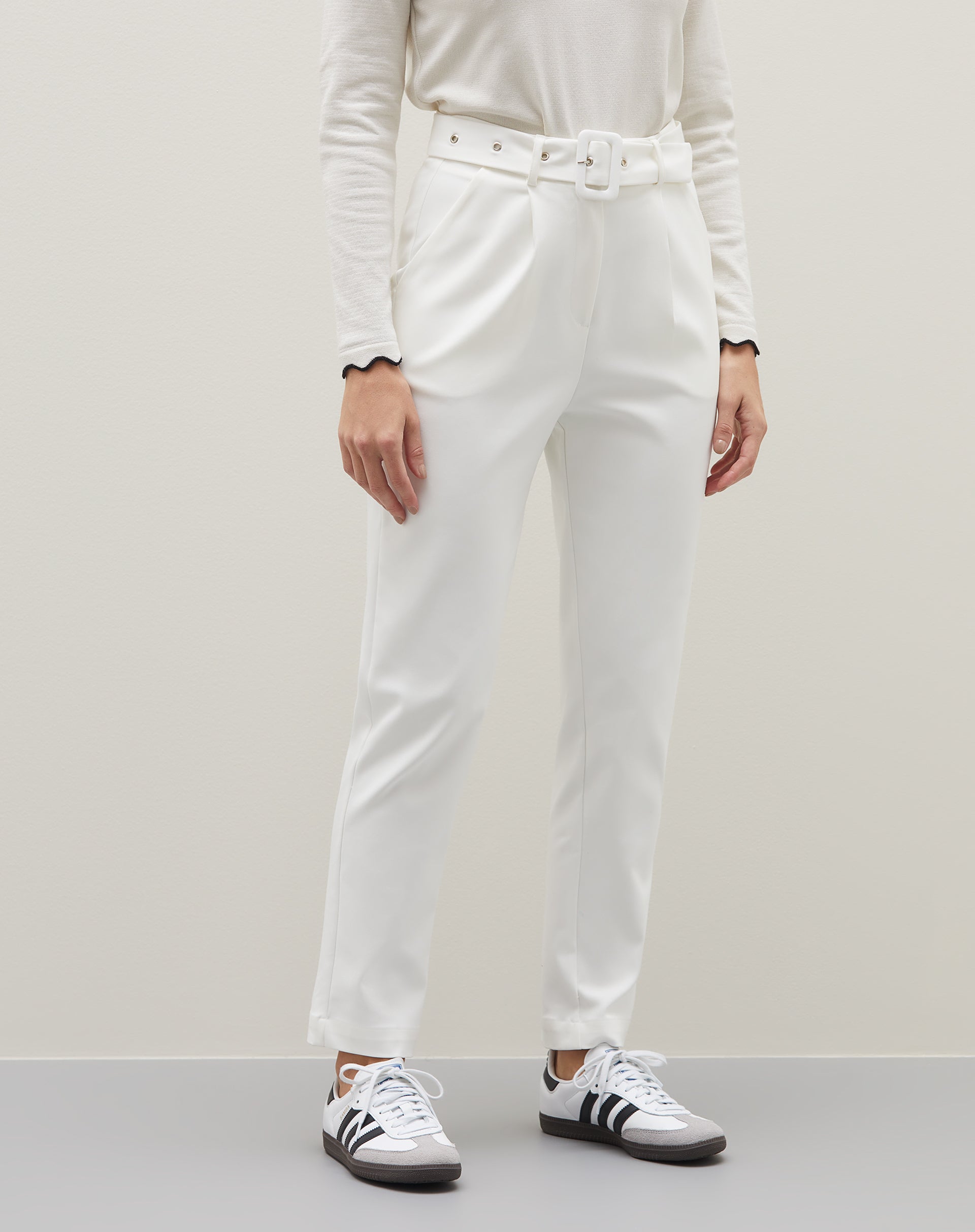 Calça Slim com Cinto Forrado Alfaiataria - Off-white