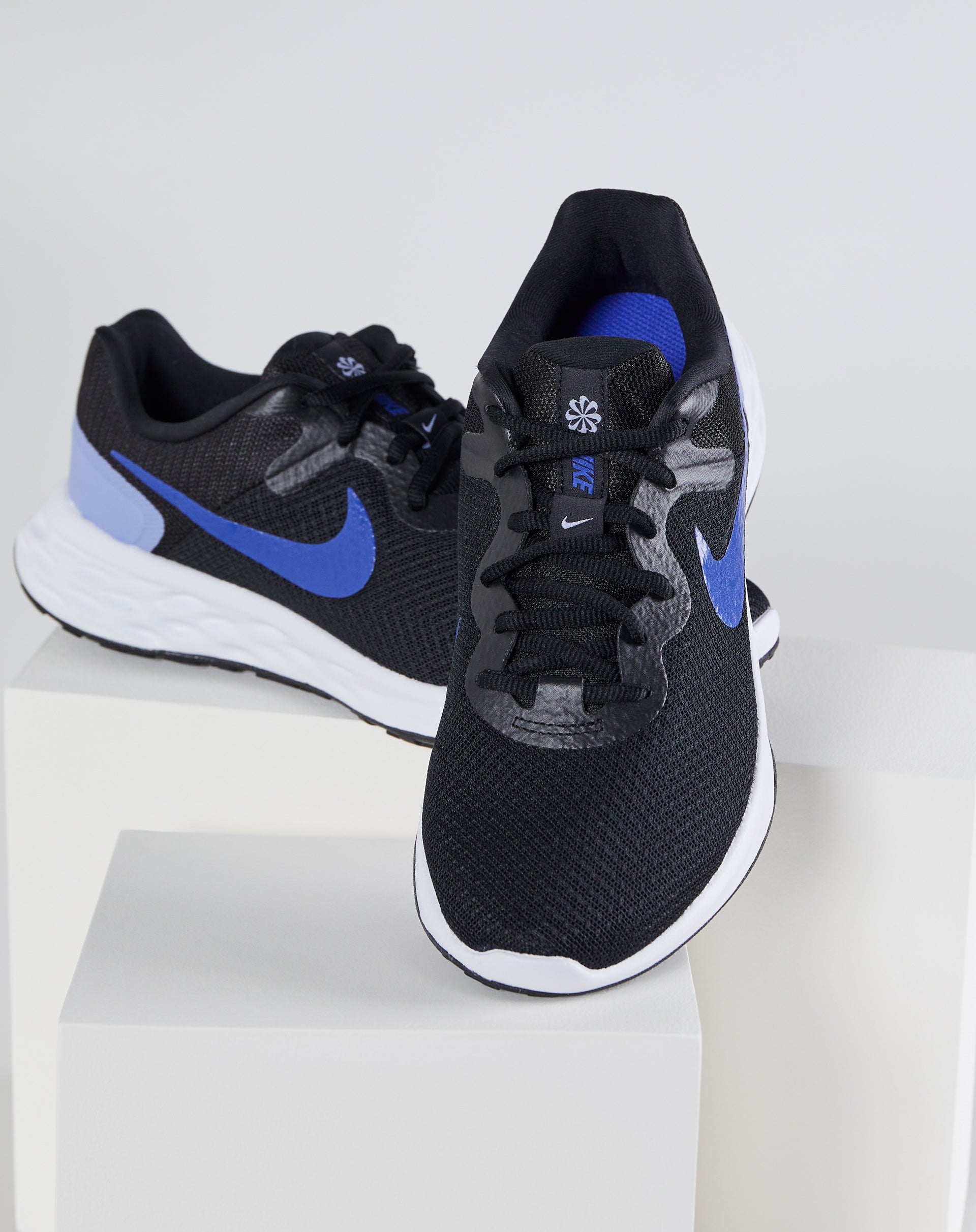 Nike Tênis Revolution 6 - Preto e Azul