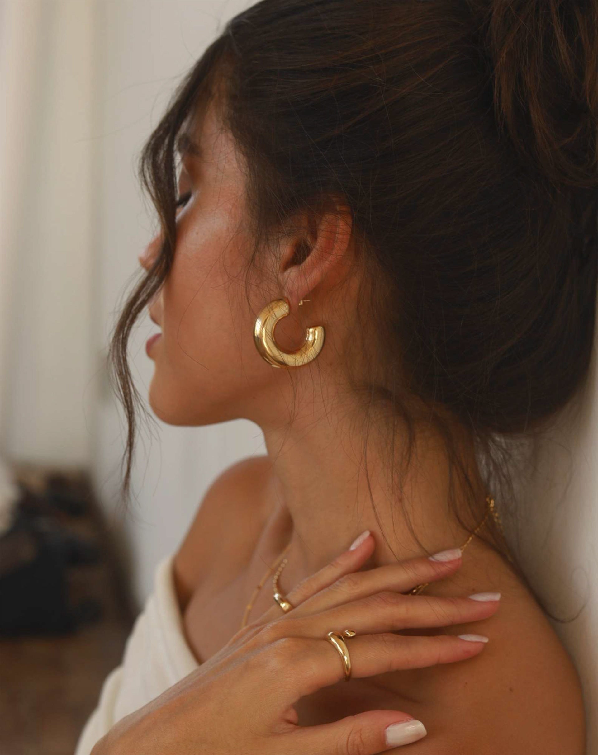 40015036_0009_argola-bold-grande-dourado-dourado_2_77d91d9c-6601-469a-89c8-382d4888671a.jpg