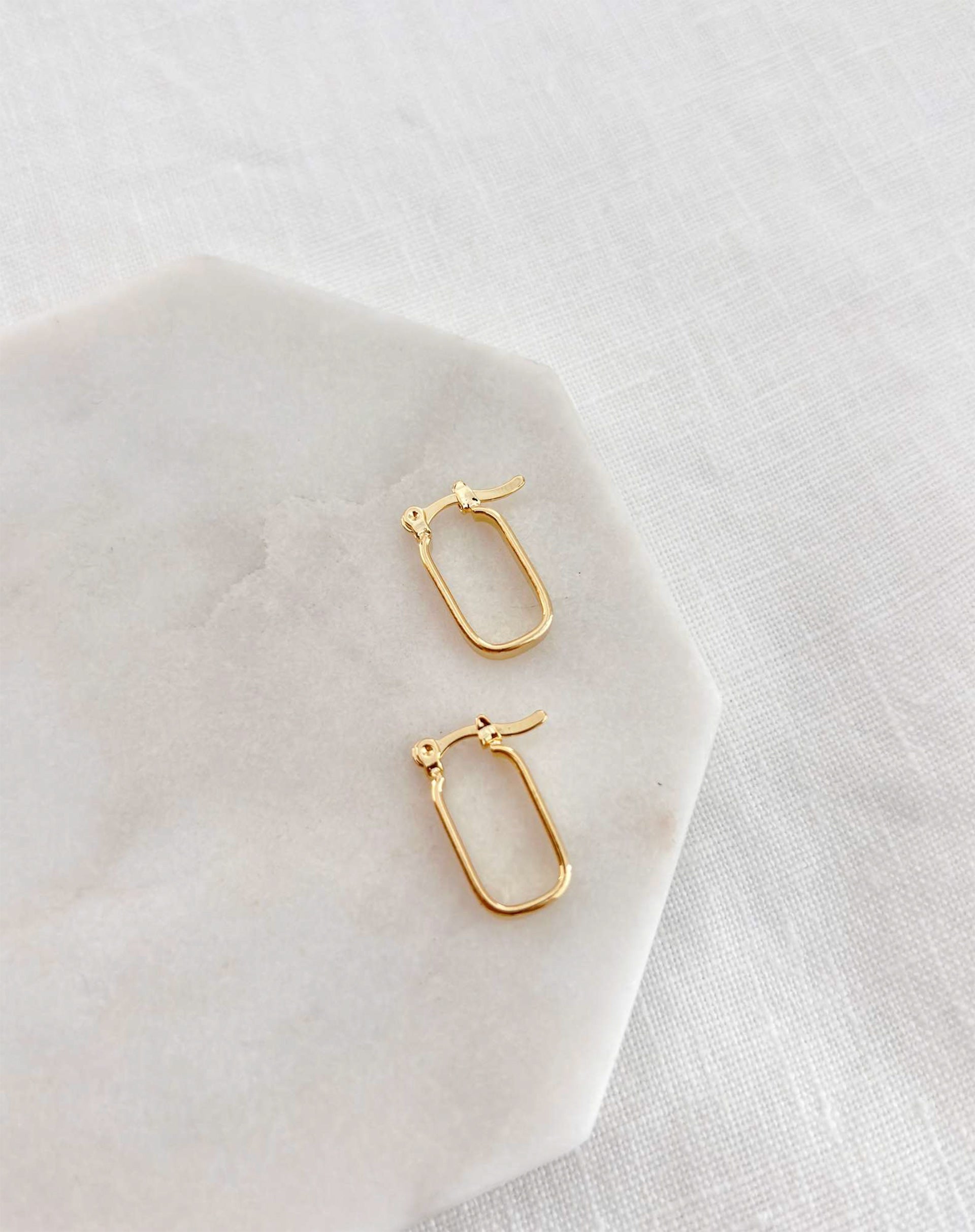 Argola Reta Basic - Dourado