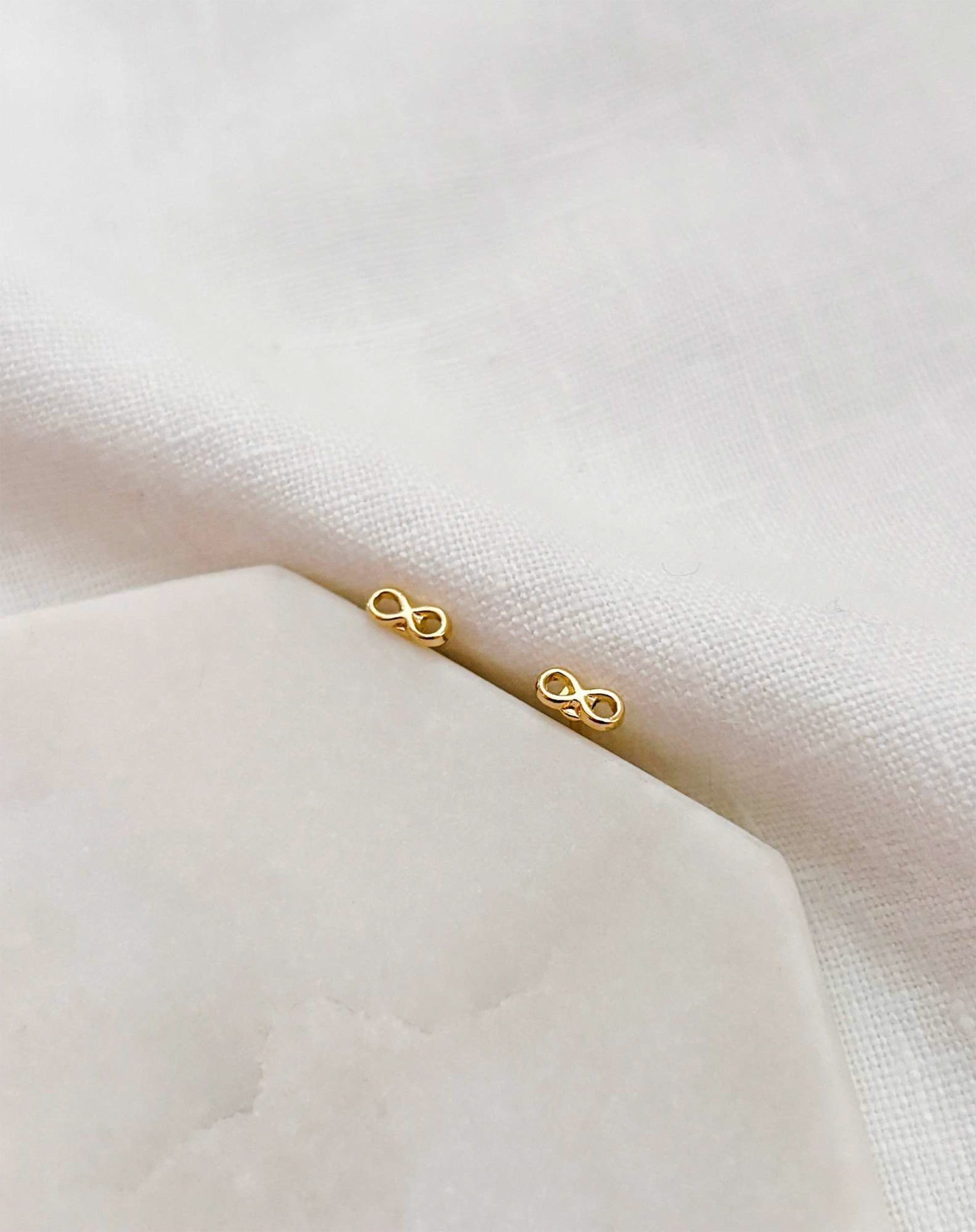 Brinco Infinito - Dourado