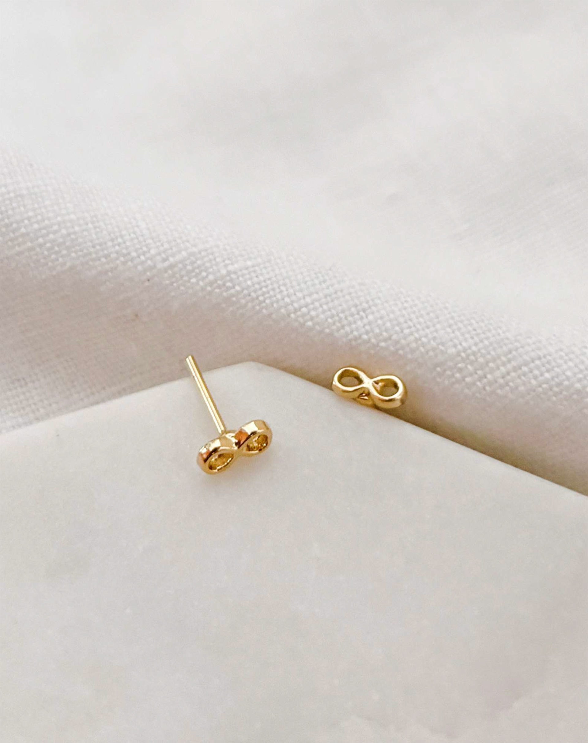 Brinco Infinito - Dourado
