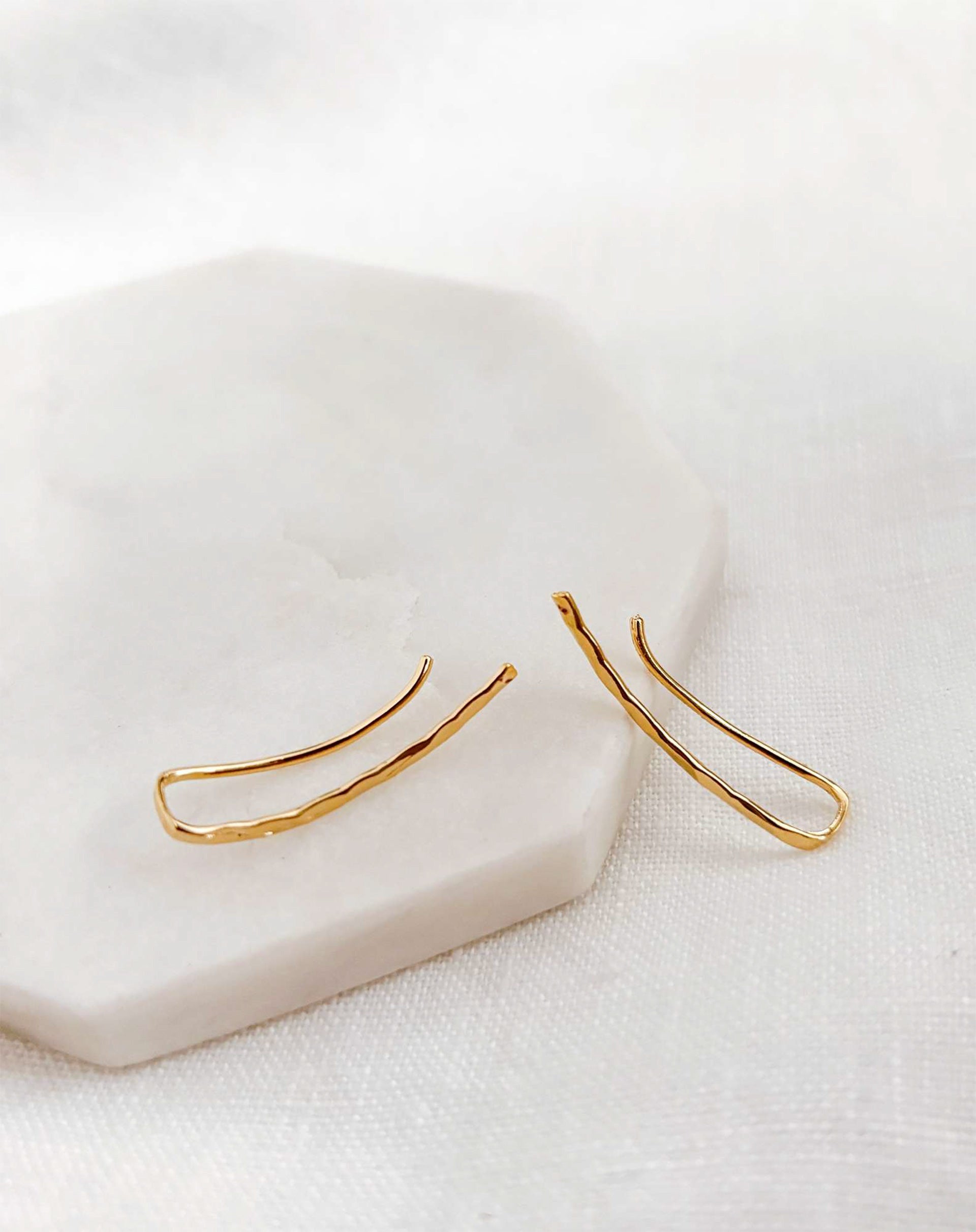 Ear Cuff Minimal - Dourado