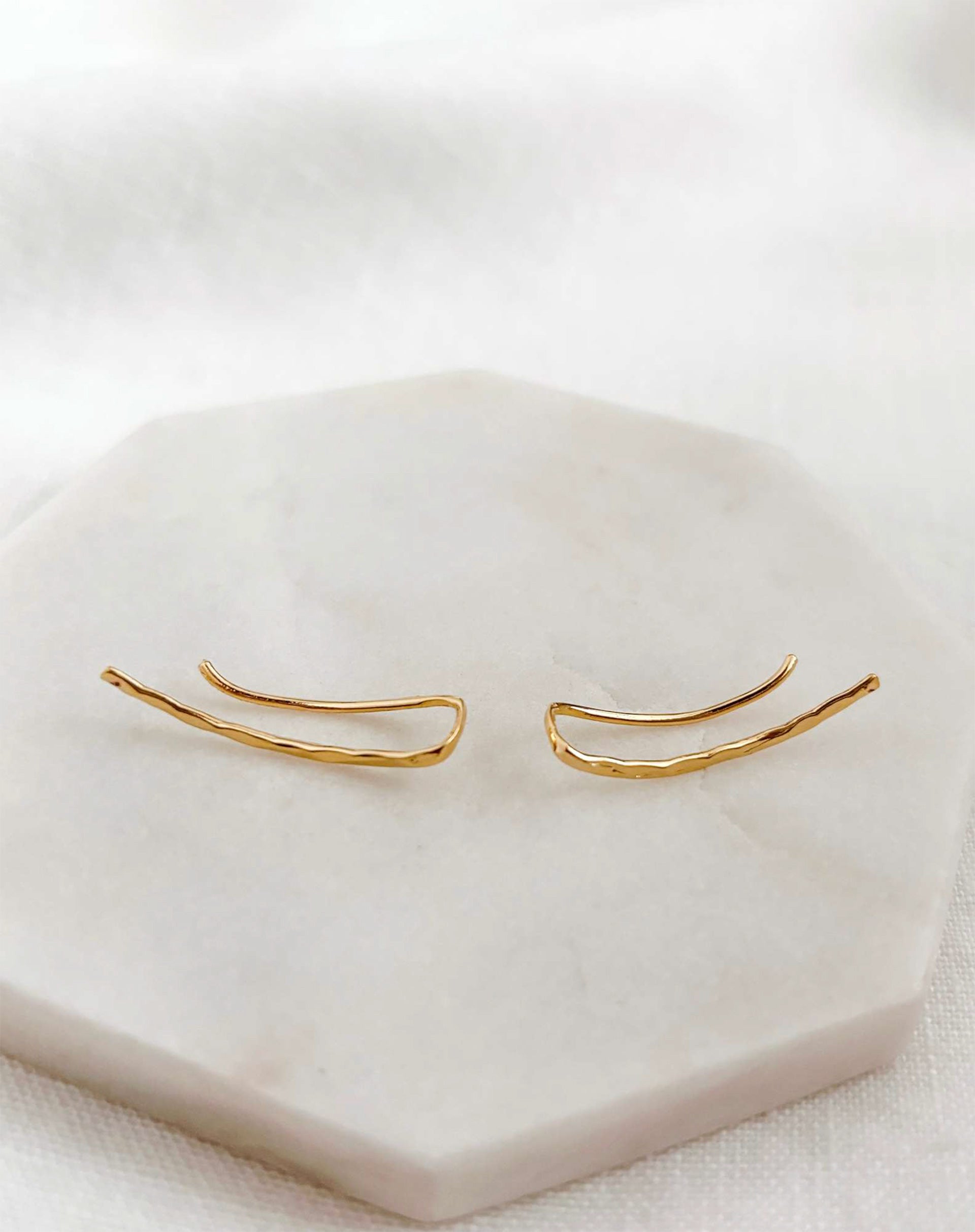Ear Cuff Minimal - Dourado