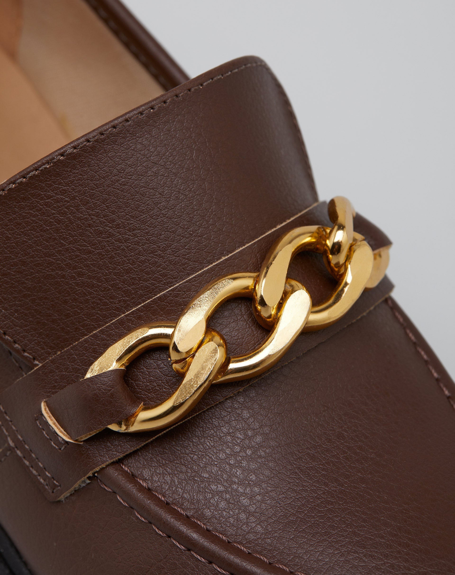 MOCASSIM CHUNKY COM CORRENTE DE METAL - CAFE