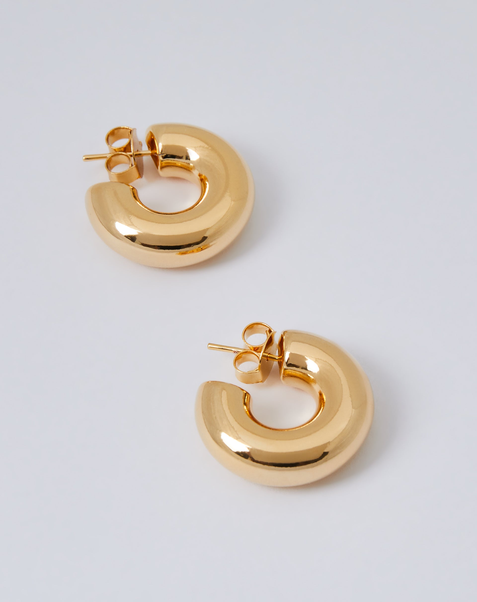 50101553_0009_0_brinco-argola-pequena-chunky-folheado-dourado_v1724223817711.jpg