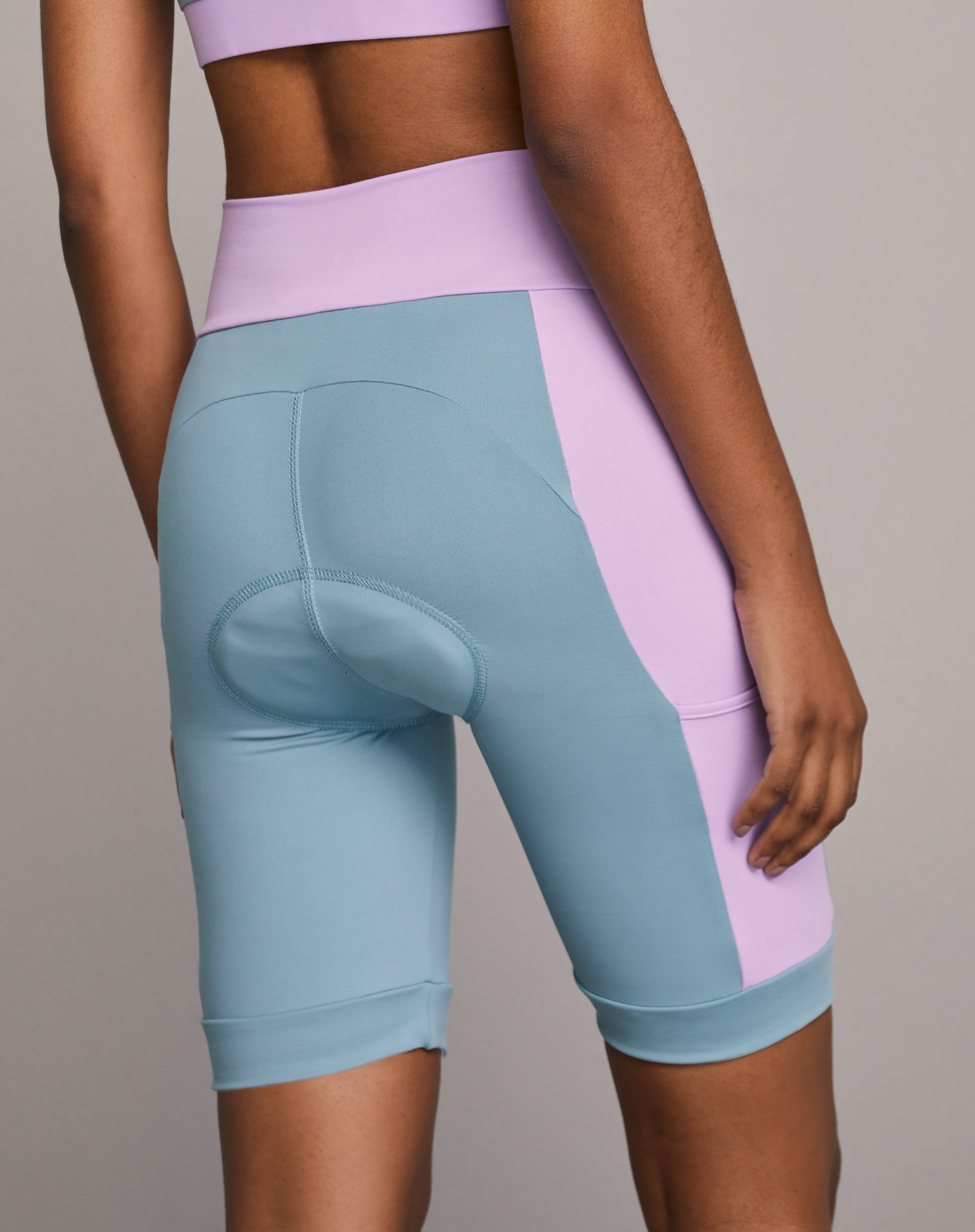 Shorts Biker com Acolchoado - Azul