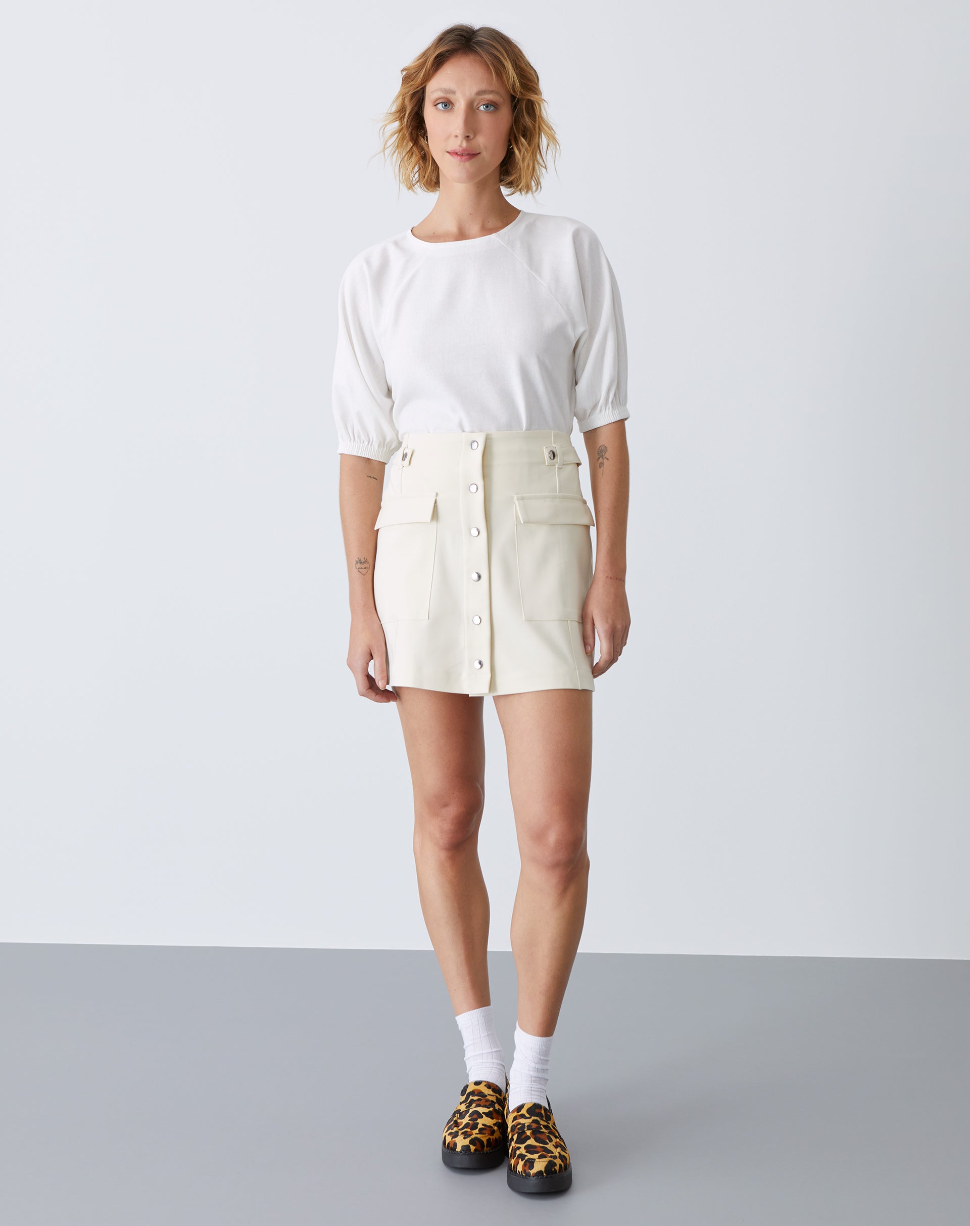 Saia Curta Alfaiataria - Areia