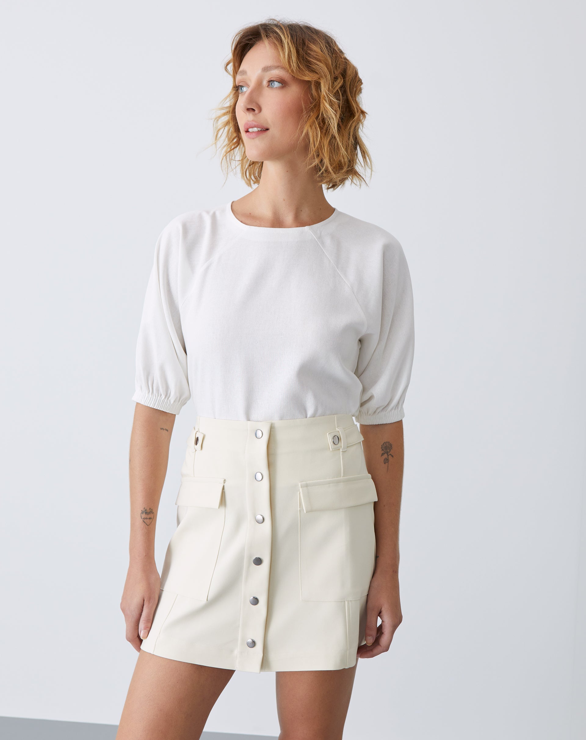 Saia Curta Alfaiataria - Areia