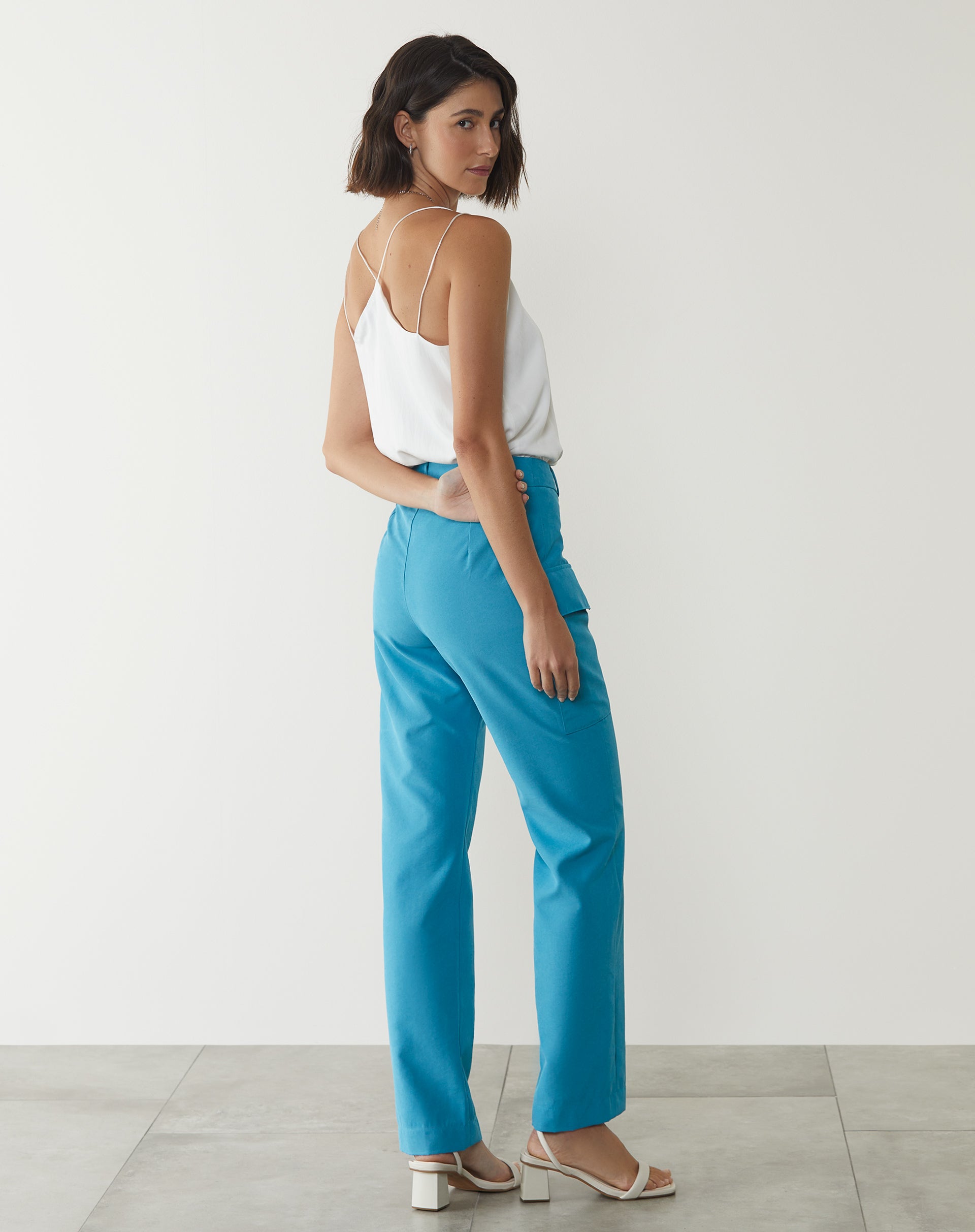 Calça Reta Alfaiatada Sarja Bolsos - Azul