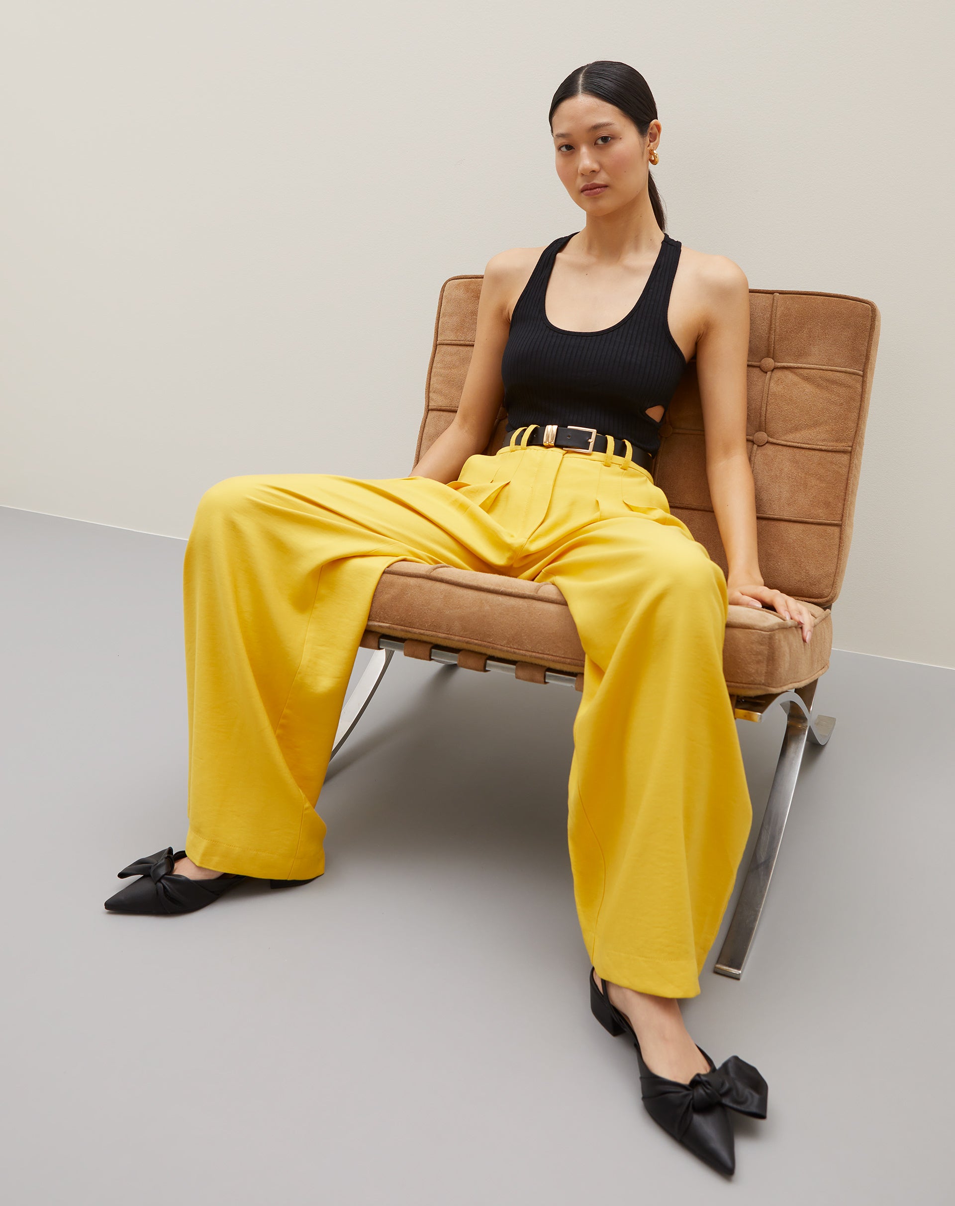 Calça Wide Leg Pregas  - Amarelo