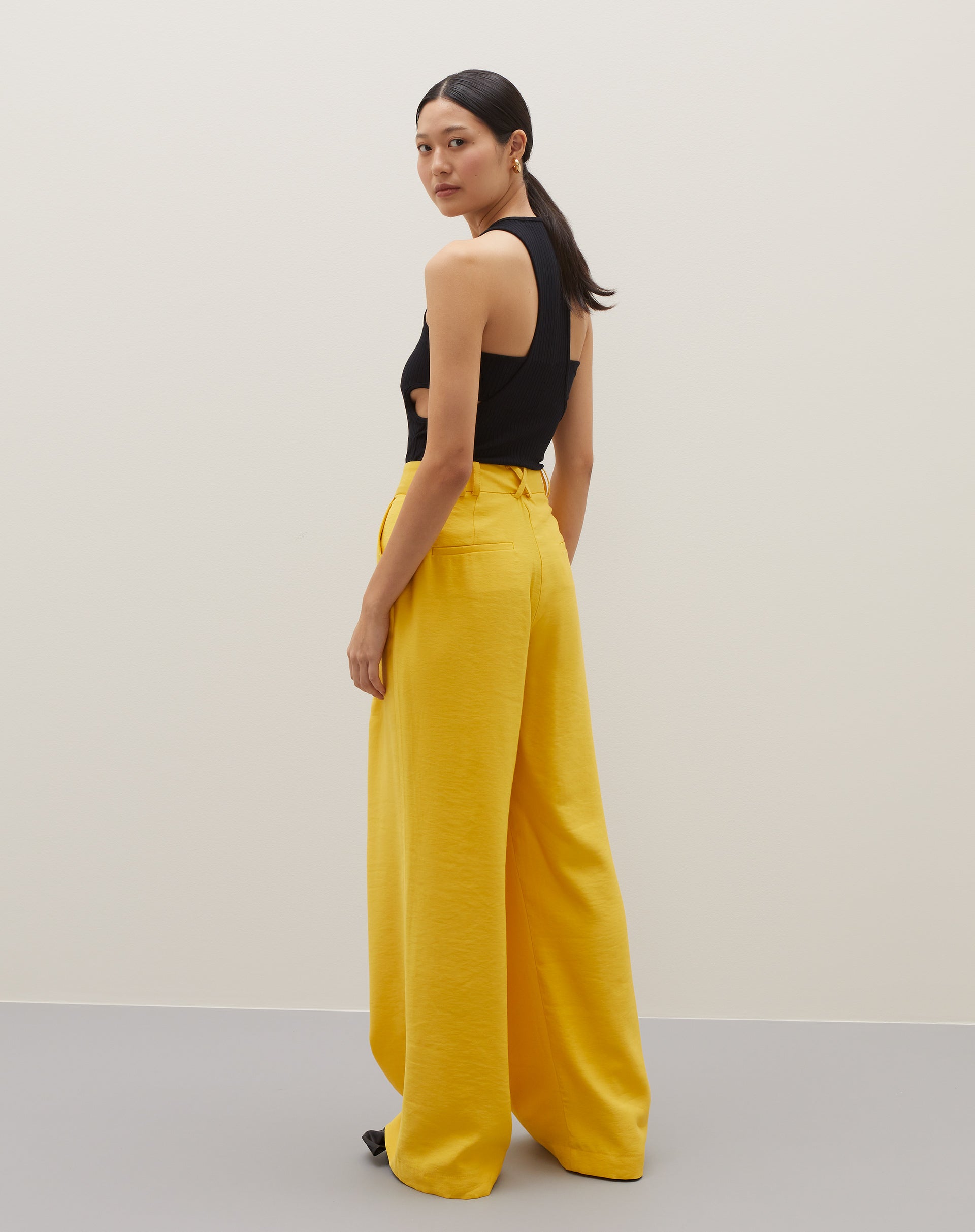 Calça Wide Leg Pregas  - Amarelo