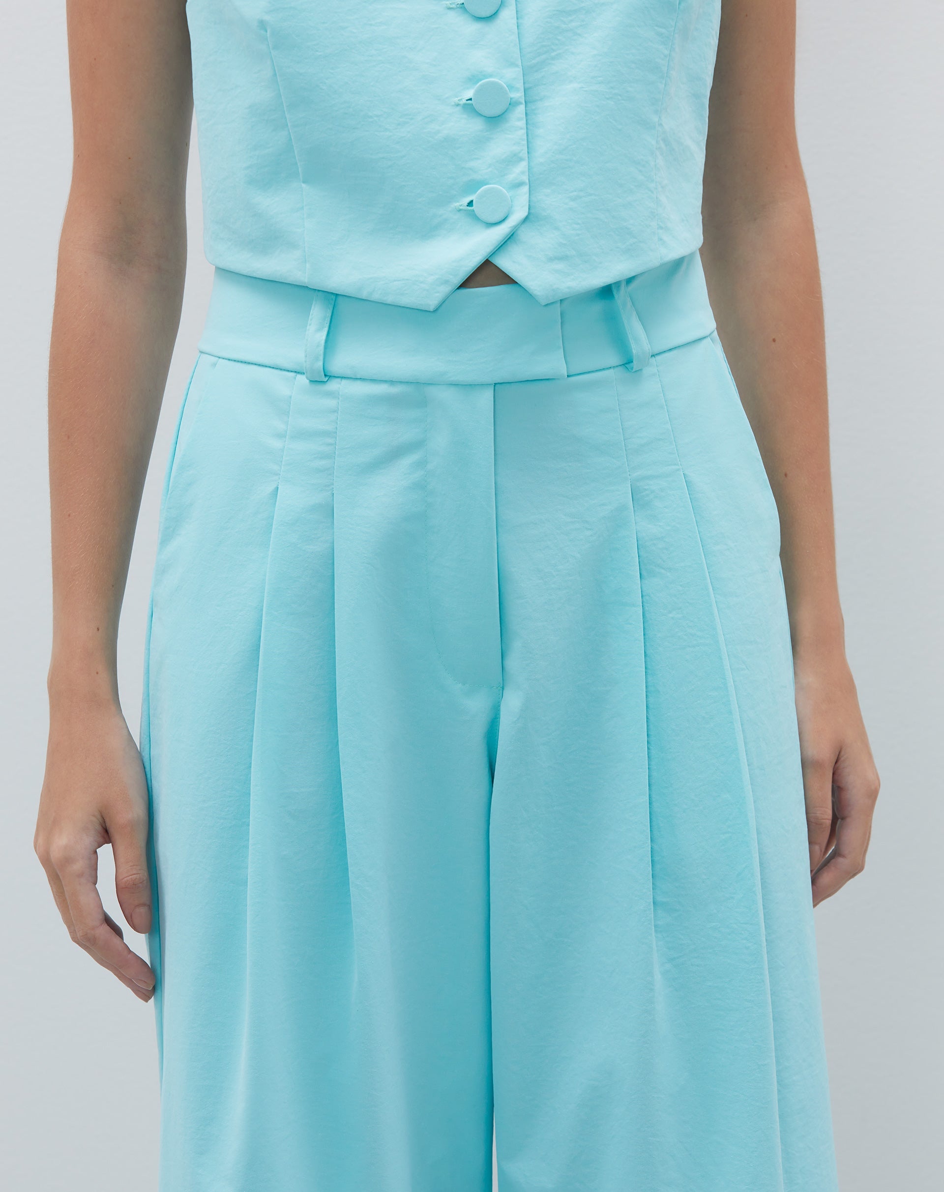 CALÇA WIDE COM PREGAS ALFAIATARIA - VERDE ÁGUA