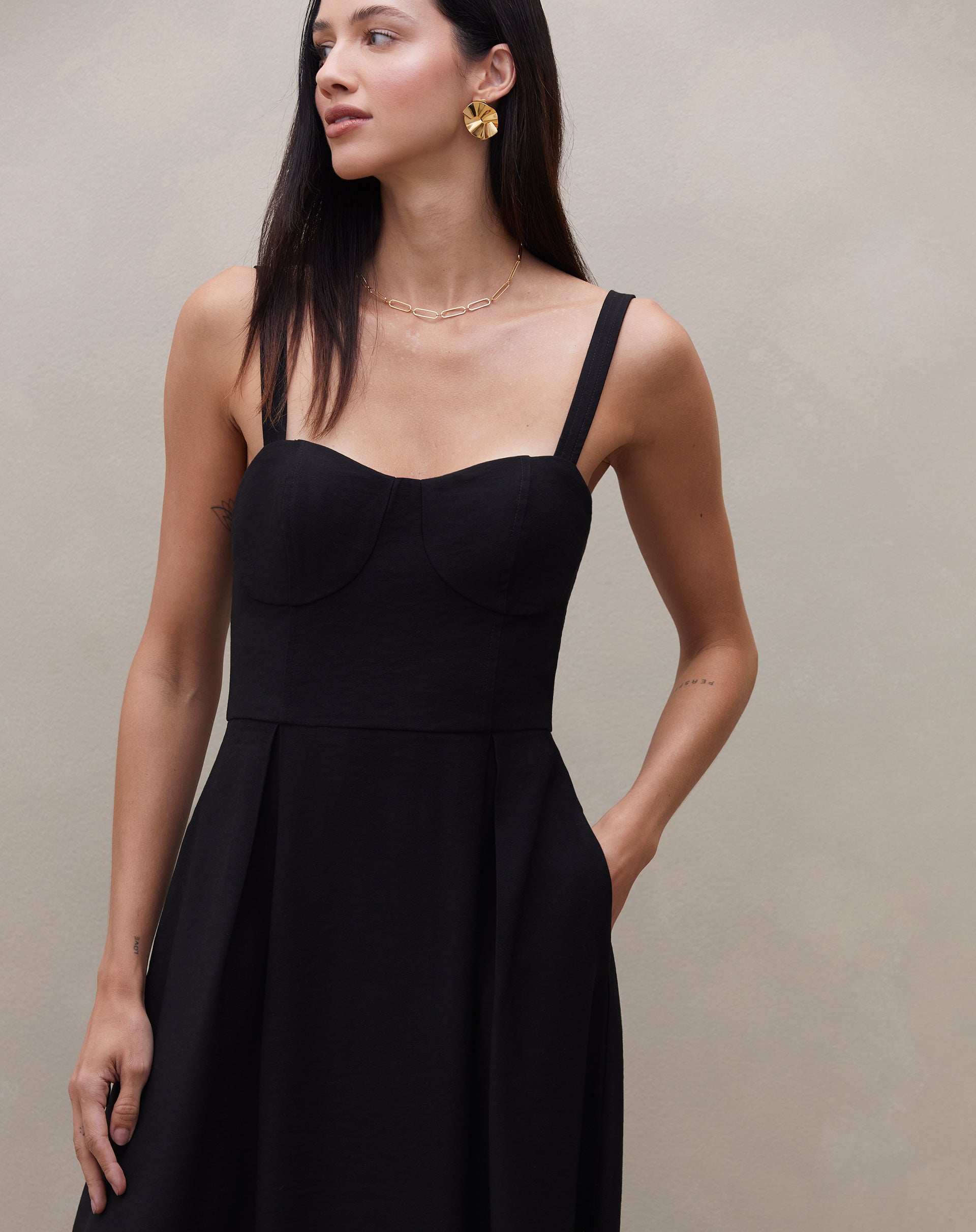 Vestido Alfaiataria com Pregas - Preto