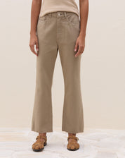 Calça Reta Cropped de Sarja - Bege