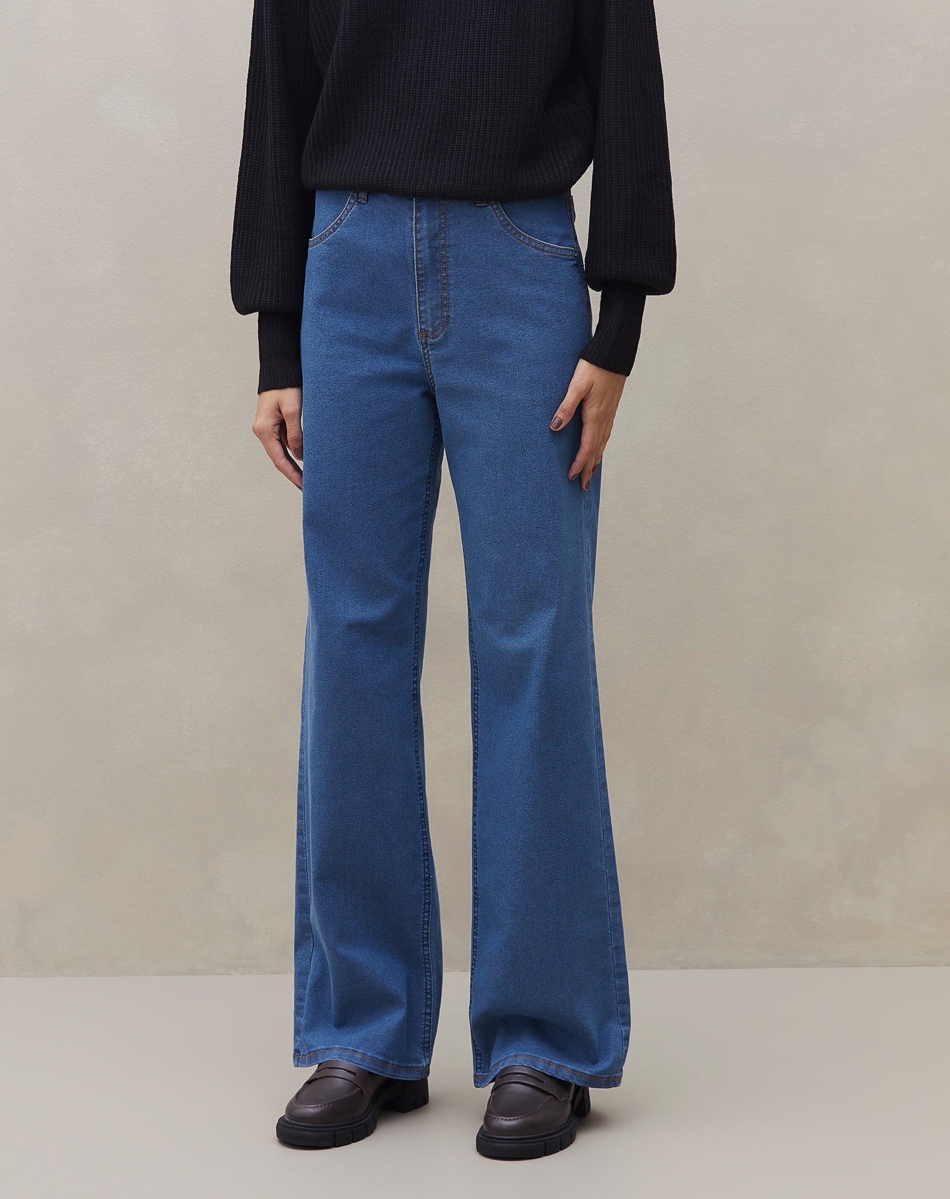 Calça Bootcut Jeans - Azul Médio