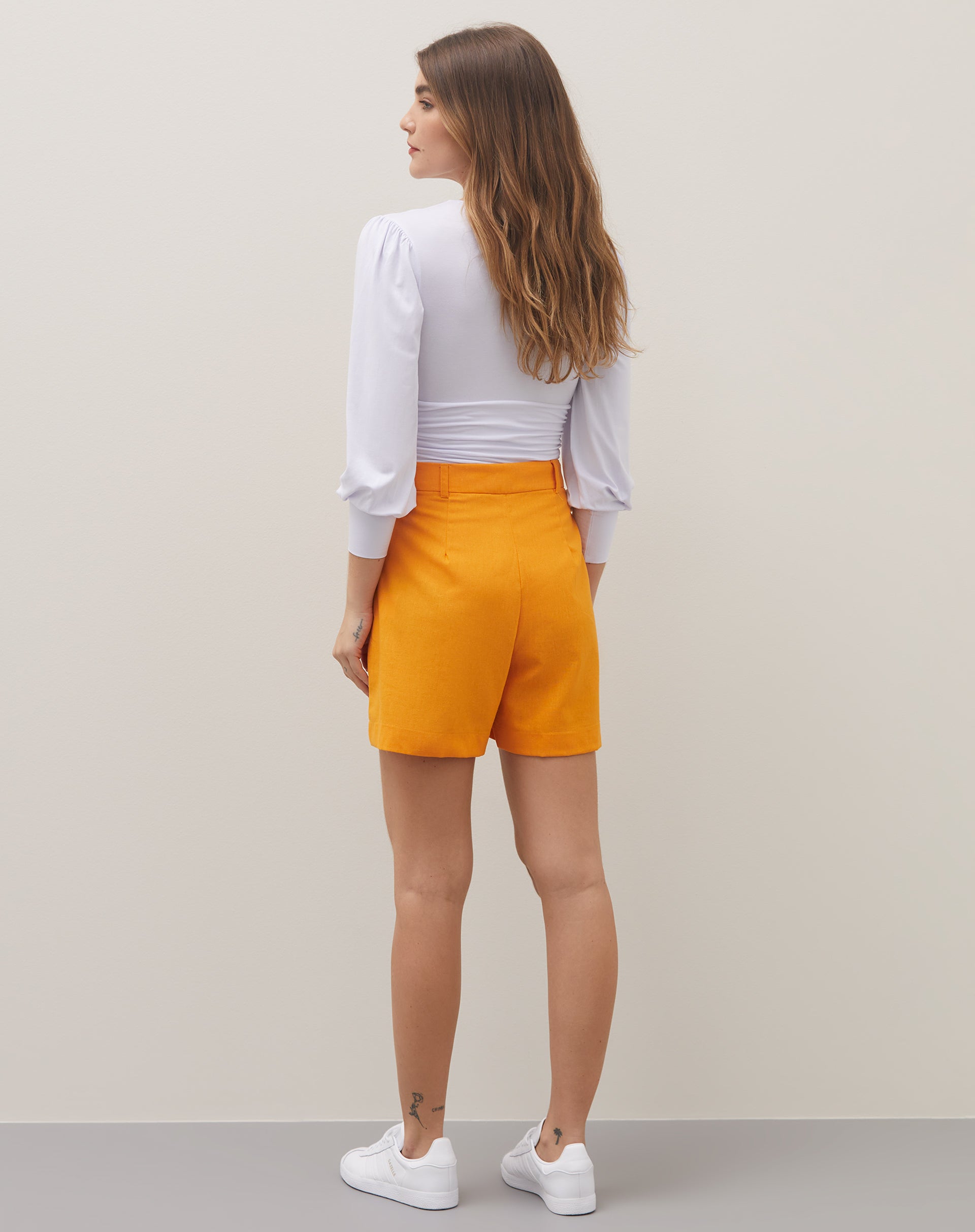 Shorts Cintura Alta com Pregas - Laranja