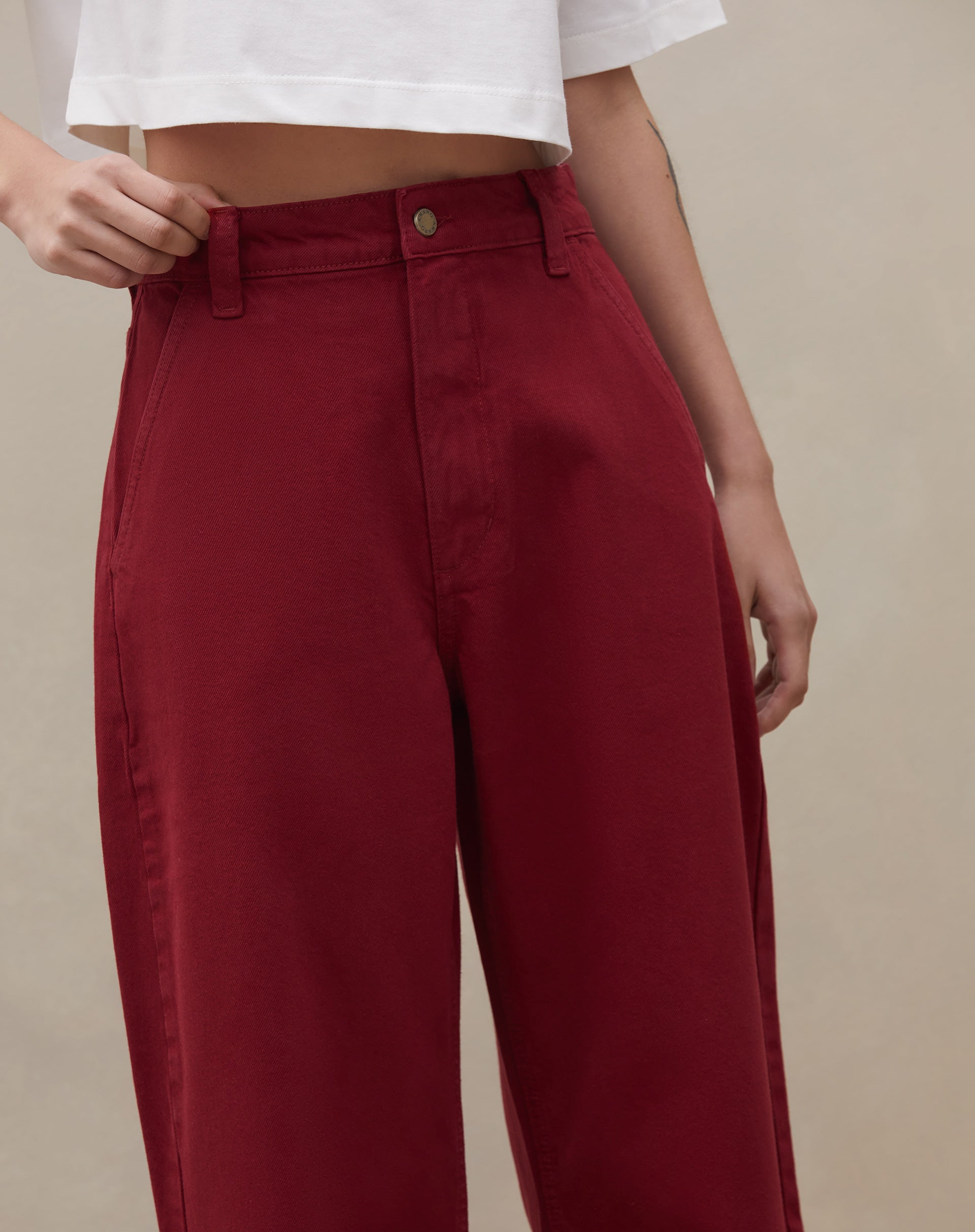 Calça Cropped com Barra Virada Sarja - Vinho