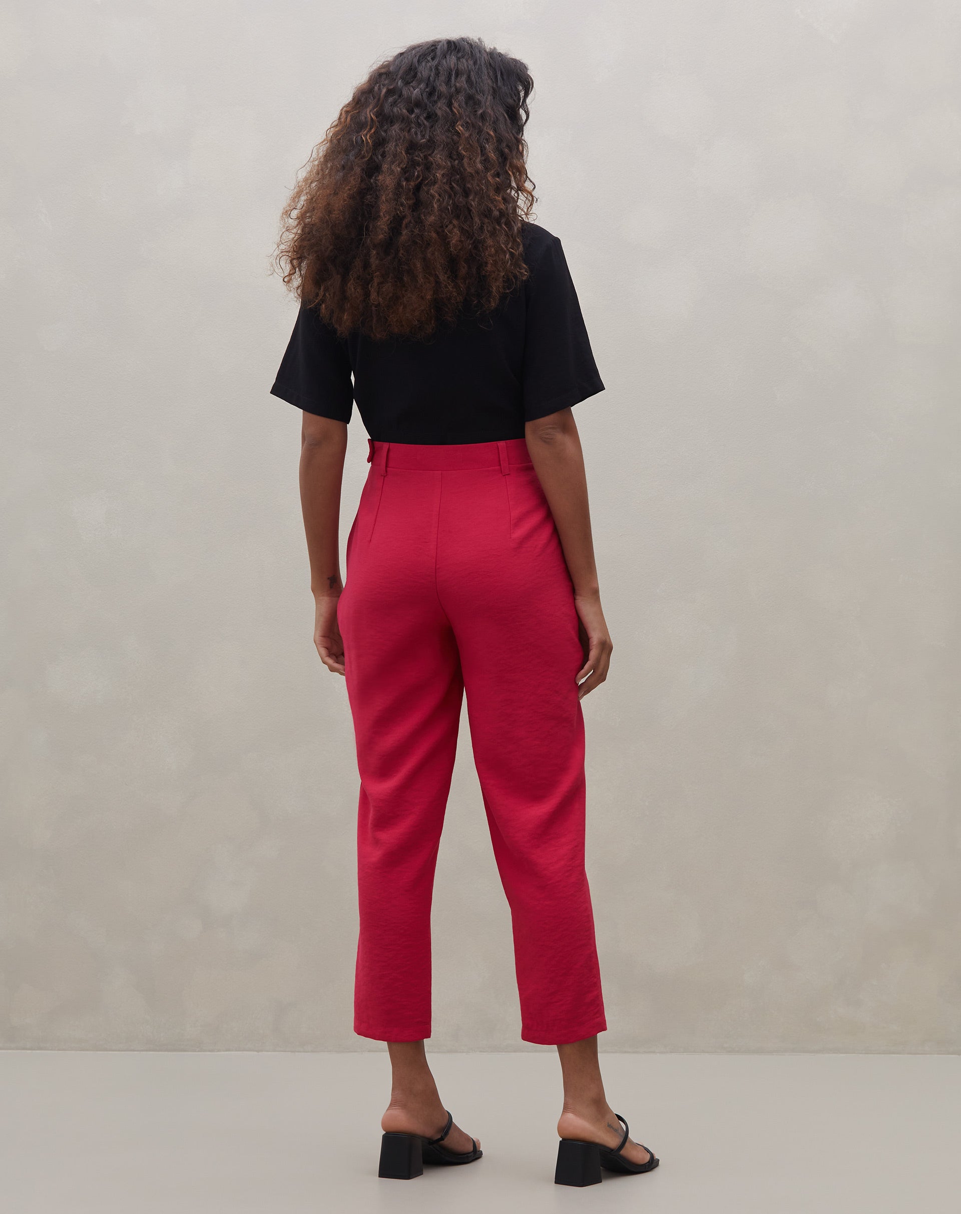 Calça Slim com Bolso - Cereja