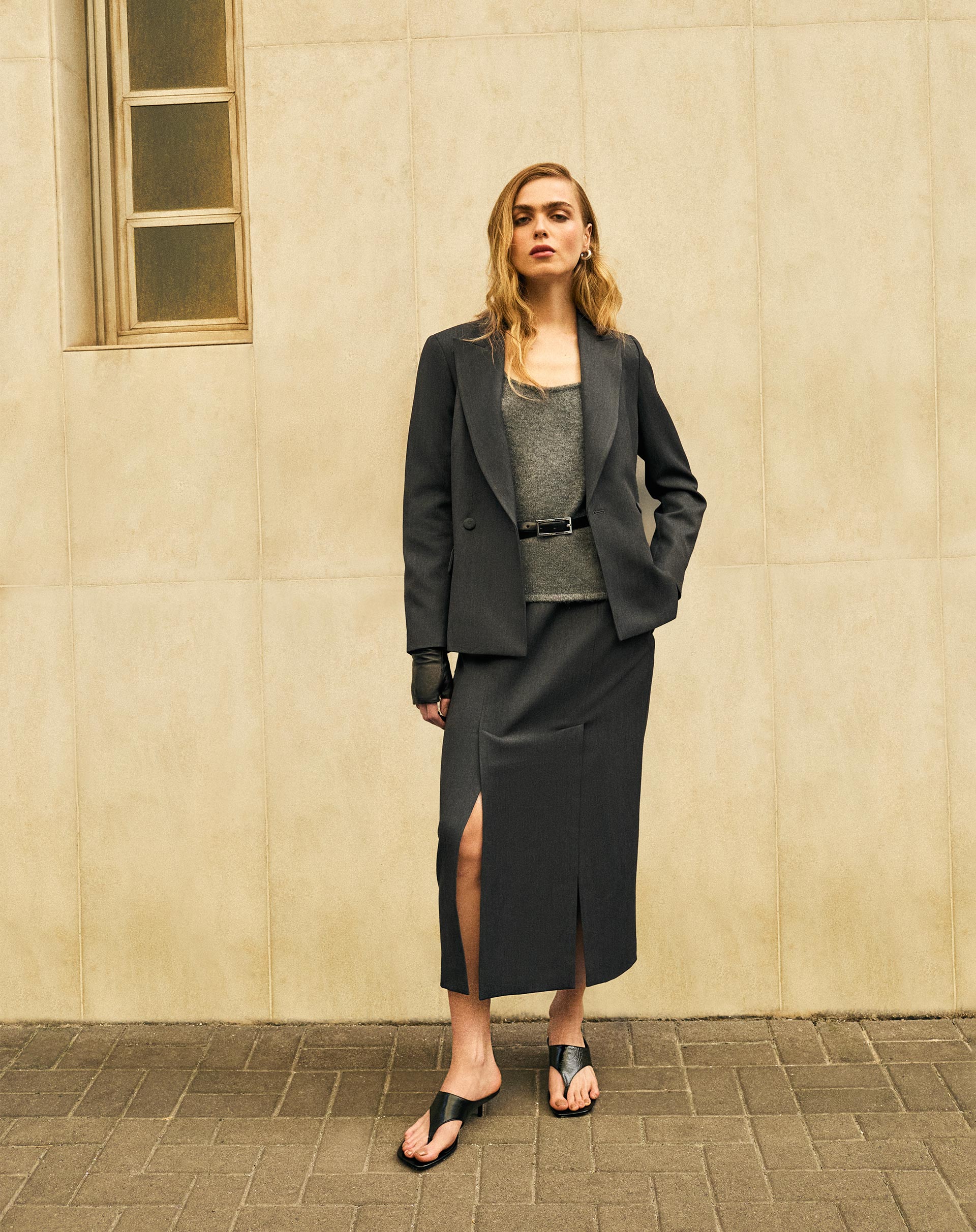 Saia Midi com Fendas Alfaiataria - Cinza