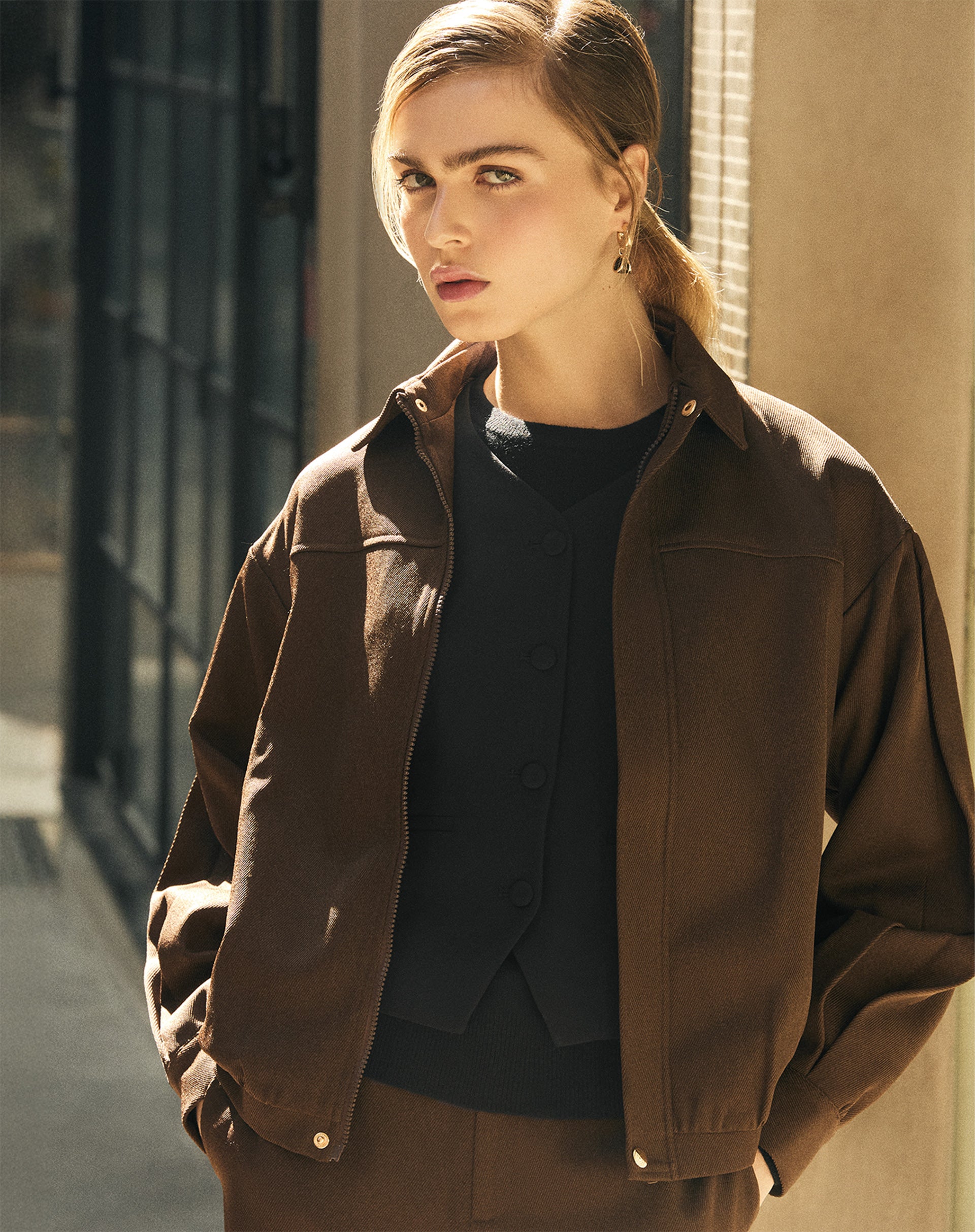 CASACO COM PUNHO LARGO - MARROM