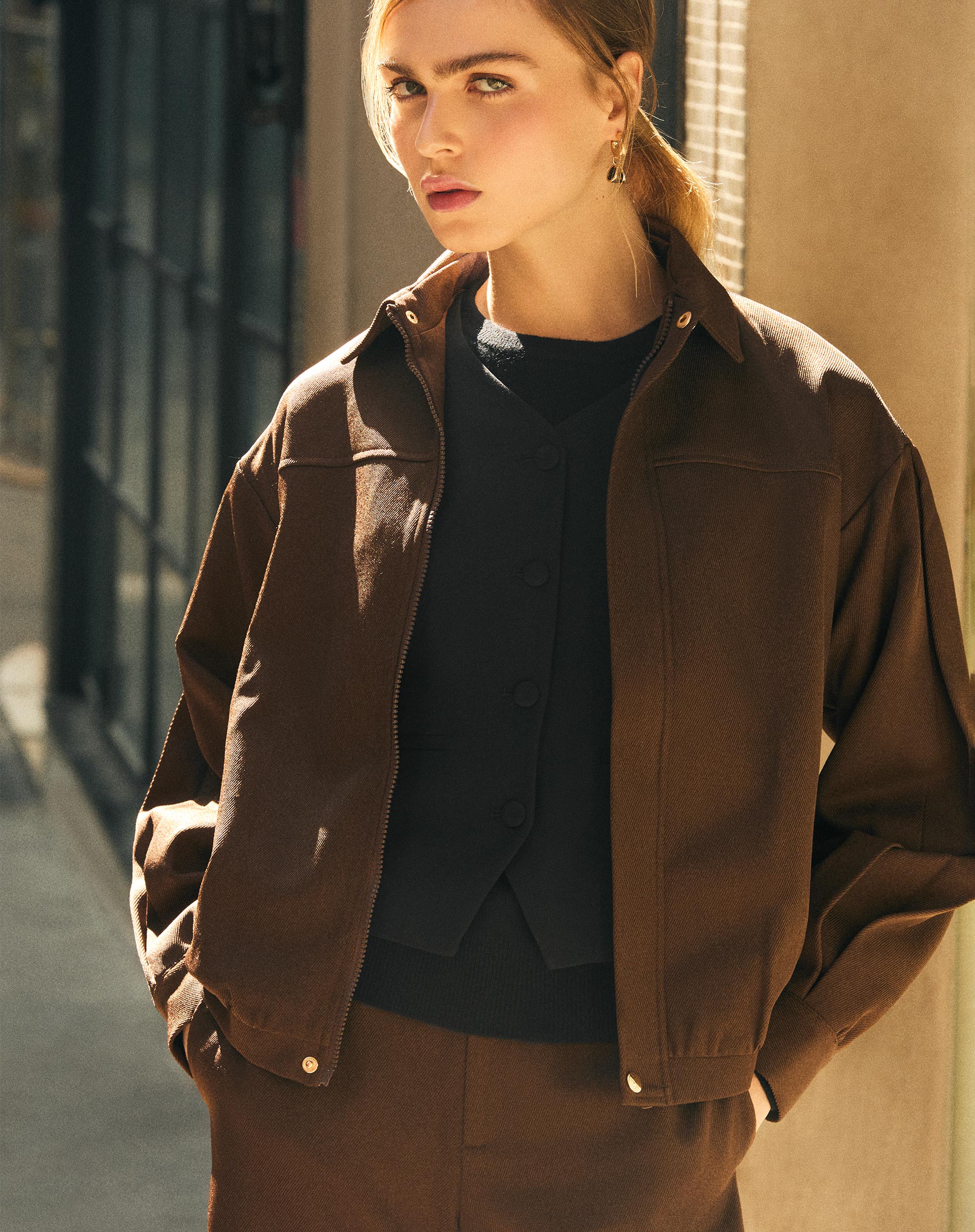 Shorts Cintura Média - Marrom