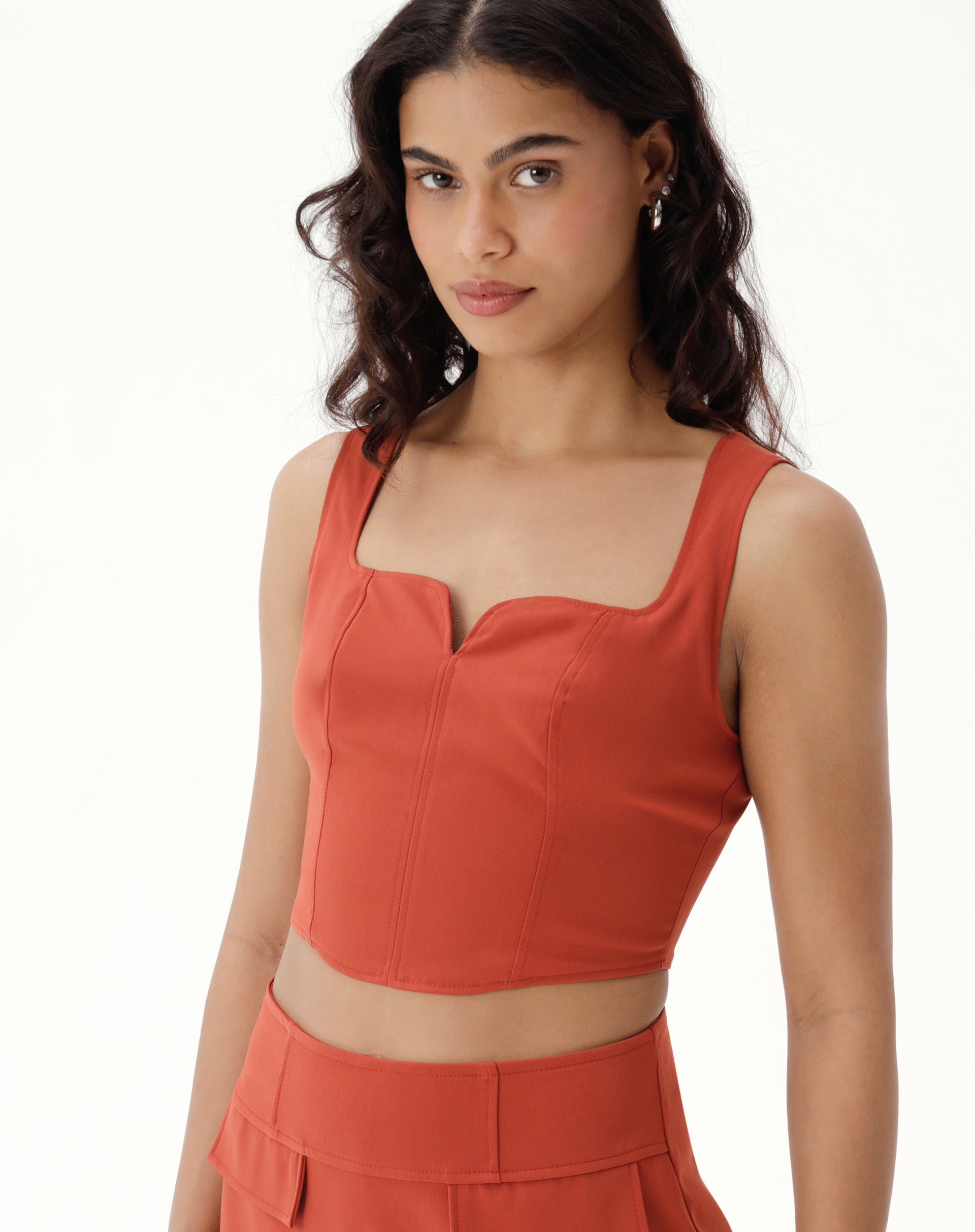 50310844_0008_blusa-com-alcas-cropped-de-alfaiataria-marrom_1_fd33bcc9-1ae8-46e6-aa42-0677fa681307.jpg