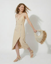 VESTIDO COM FENDA FRONTAL - BEGE