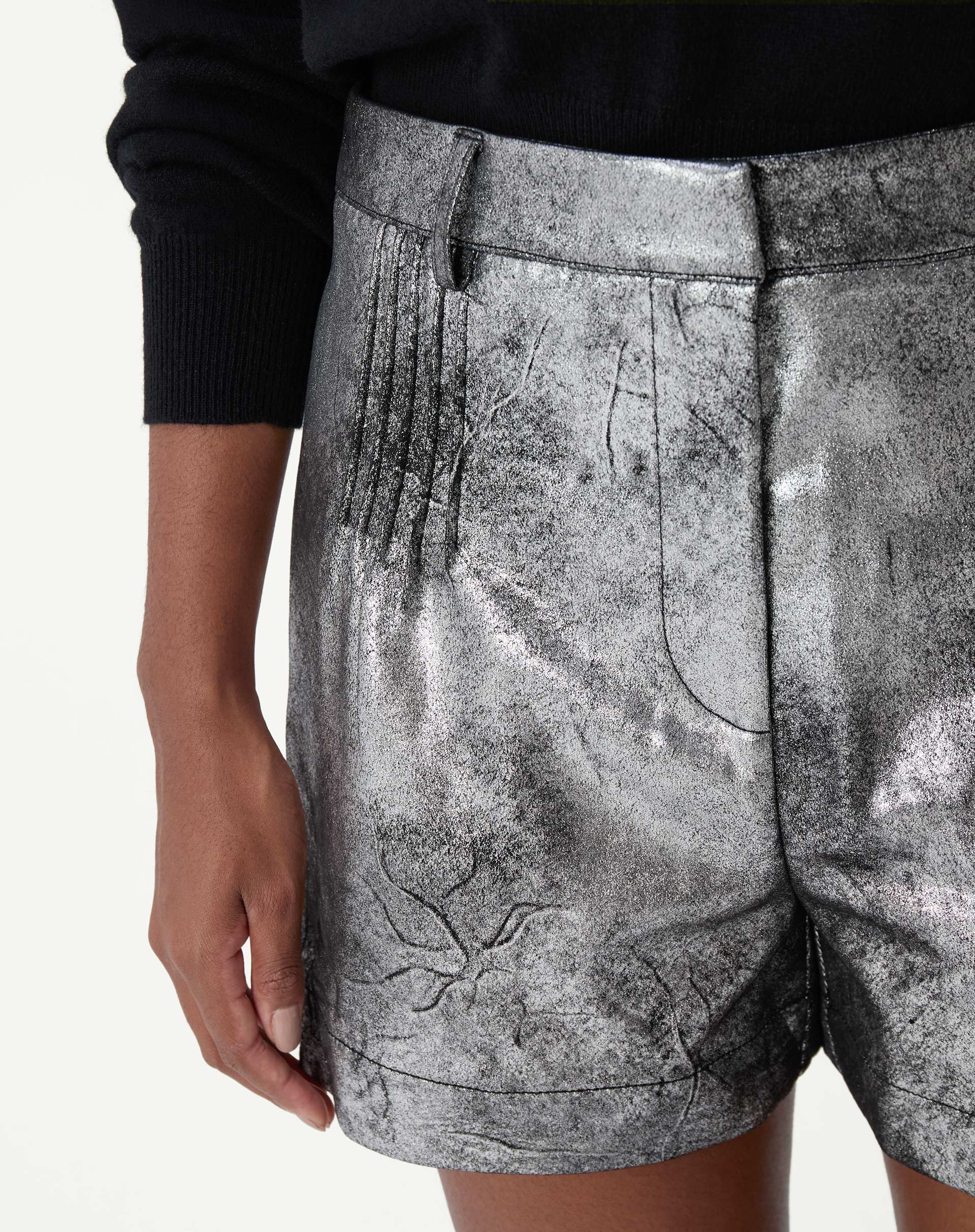 Shorts com Pregas Metalizado - Prata