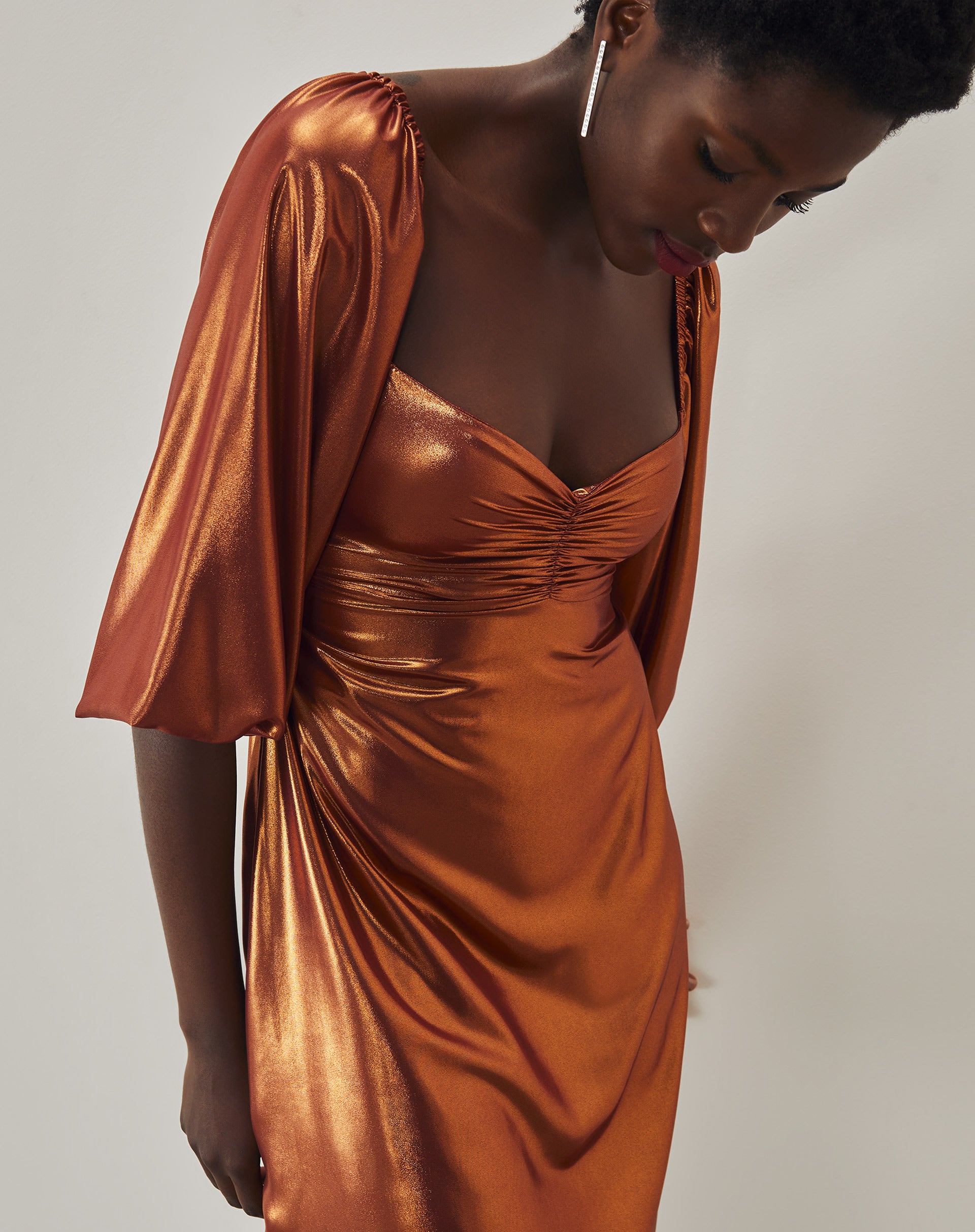 Vestido Curto Decote Coração e Manga Balão - Caramelo