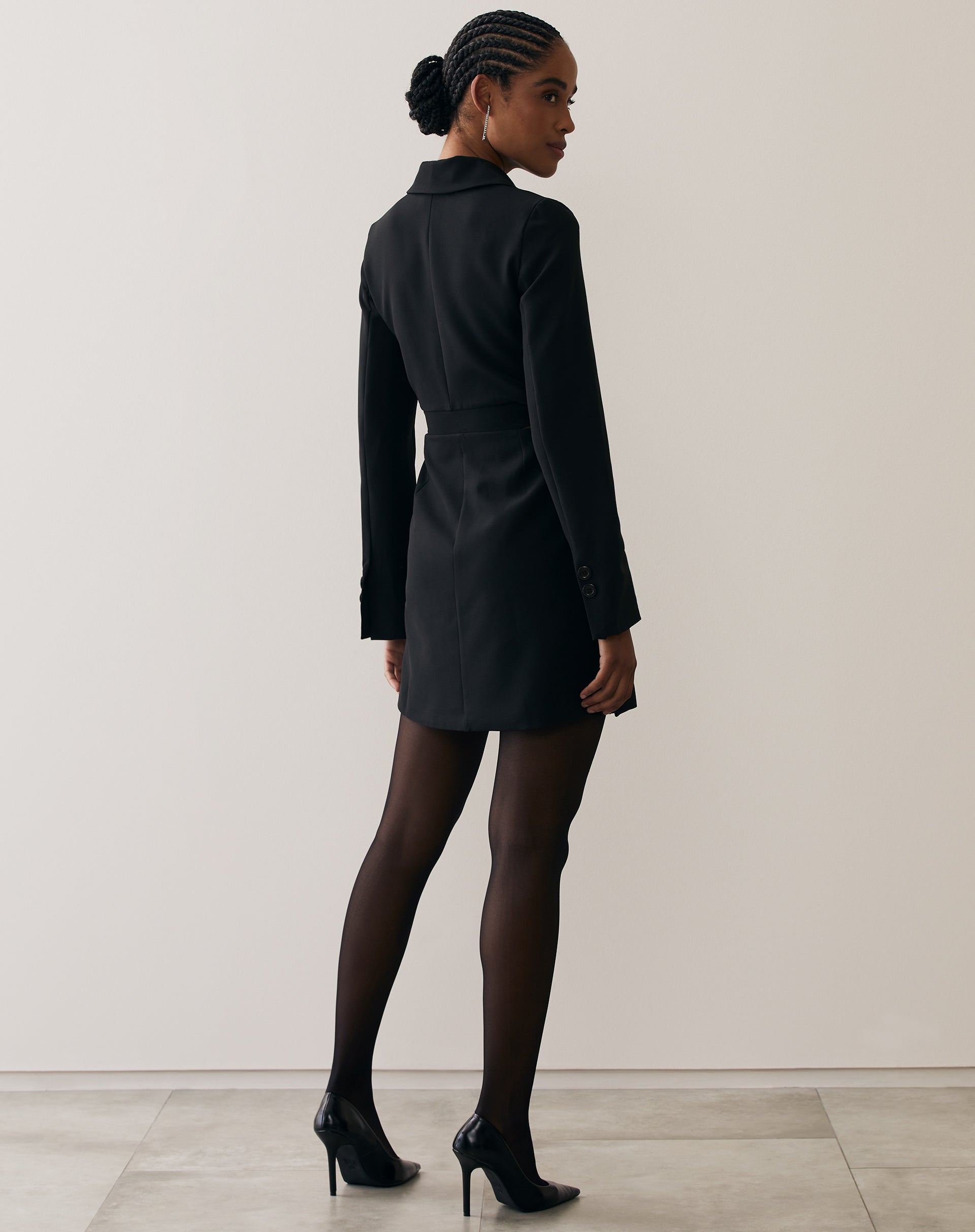 Vestido Curto Blazer com Abertura na Cintura - Preto