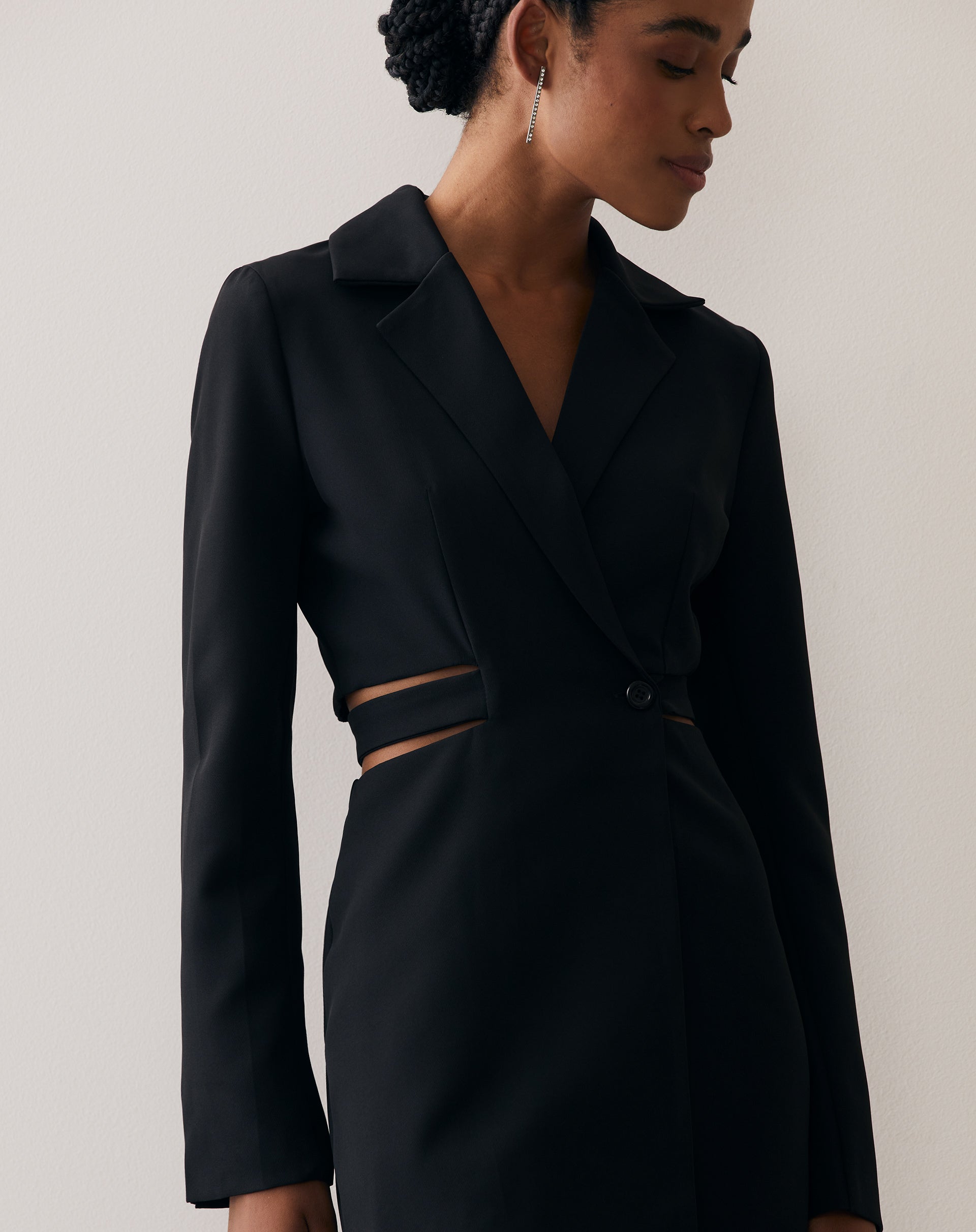 Vestido Curto Blazer com Abertura na Cintura - Preto