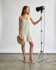 VESTIDO CURTO DE ALÇAS - BEGE